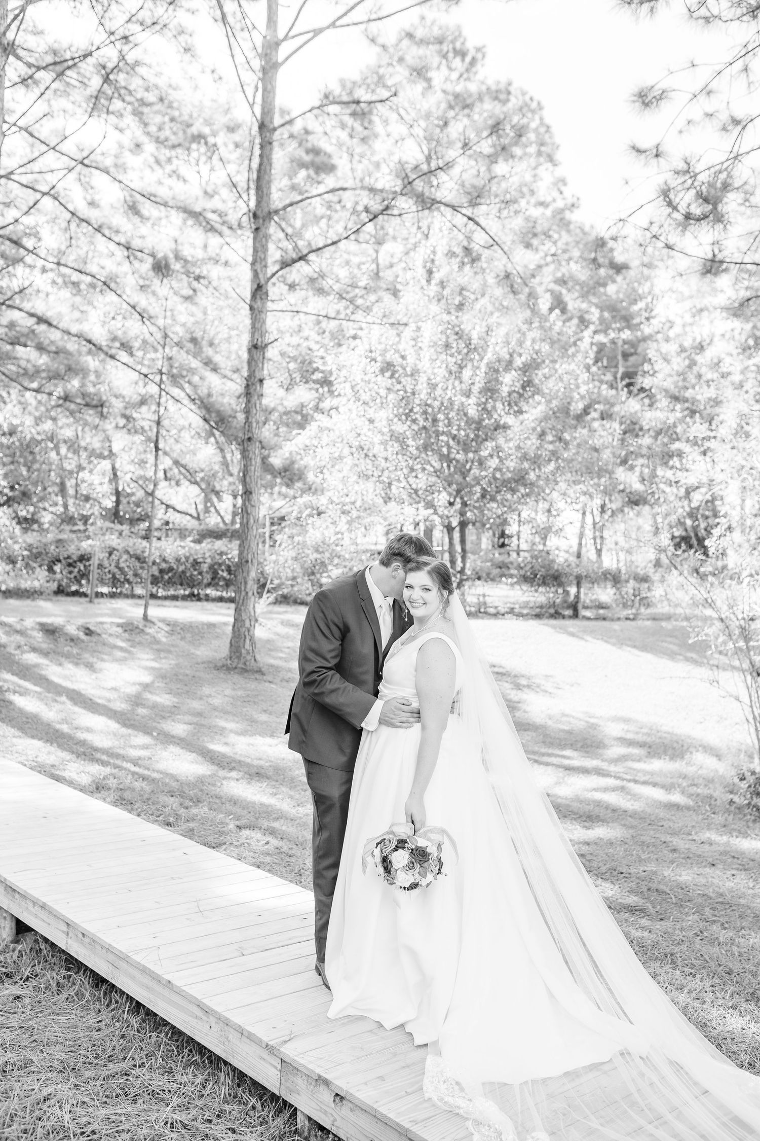 Circle B Lake Wedding Photographer Wilmer Alabama Grand Laurel Photography