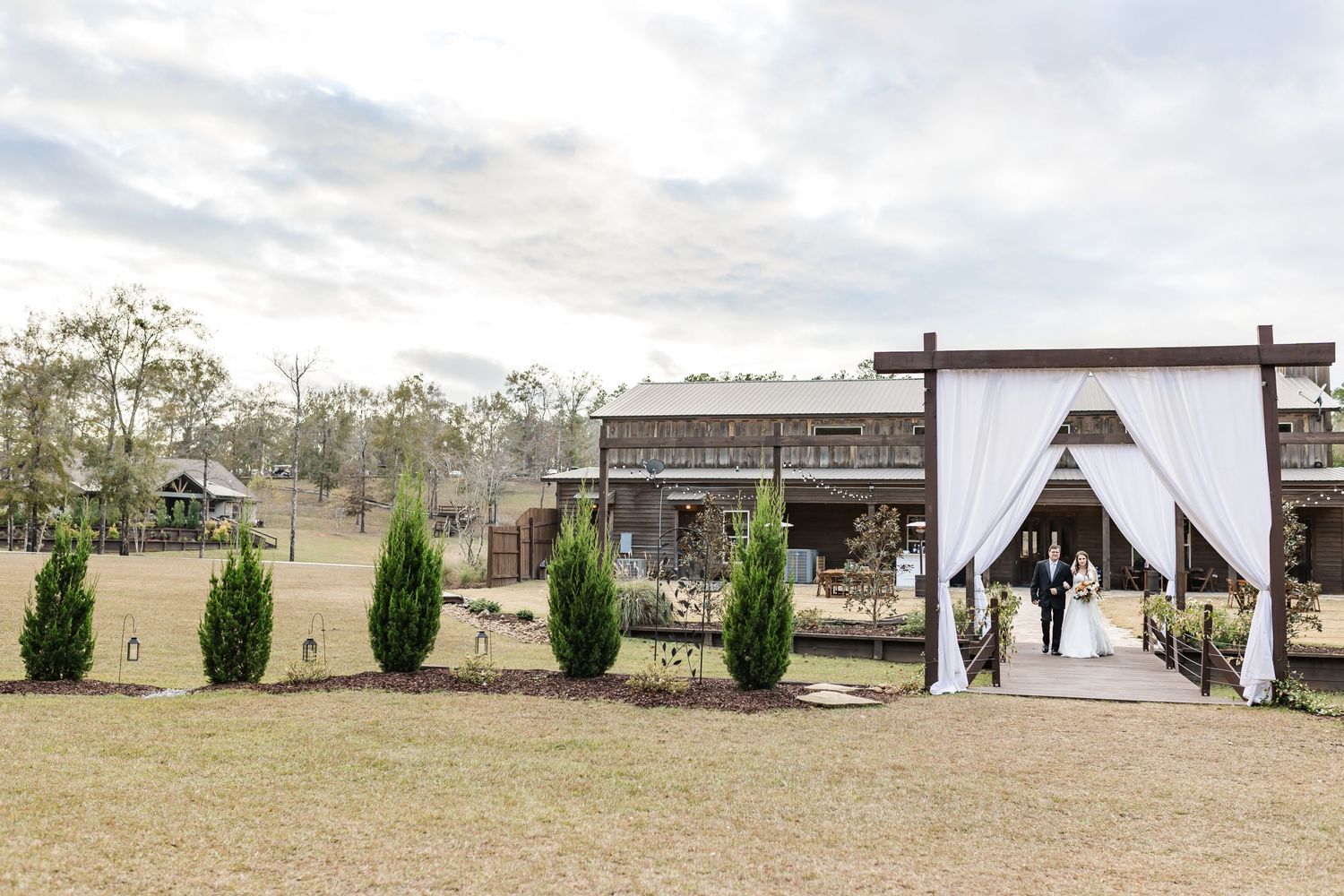 Izenstone Wedding in Spanish Fort Alabama Photographed by Grand Laurel Photography