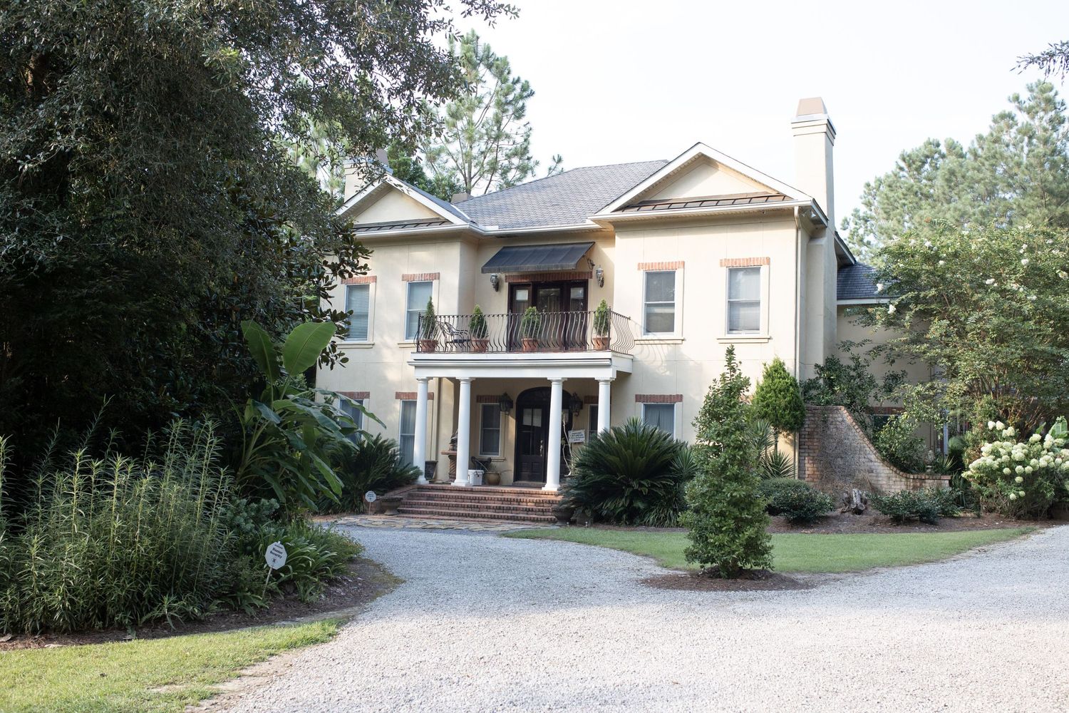 Bella Sera Gardens Bridal Getting Ready Alabama Wedding Photographer