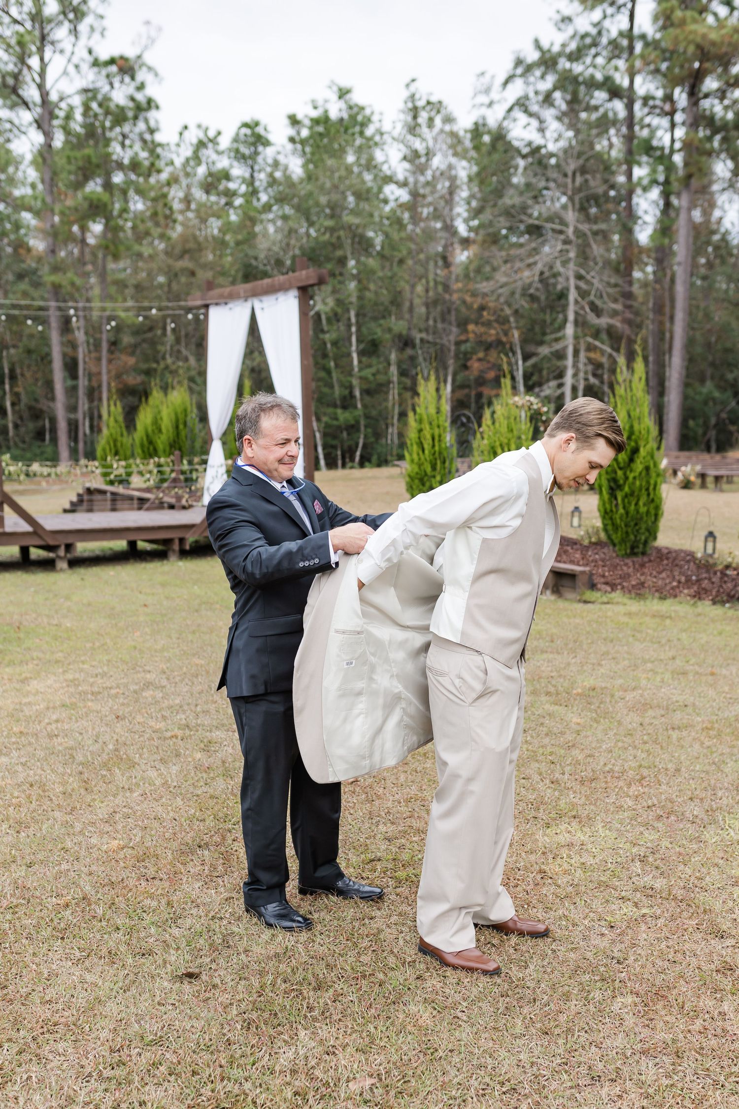 Izenstone Wedding in Alabama Photographed by Grand Laurel Photography