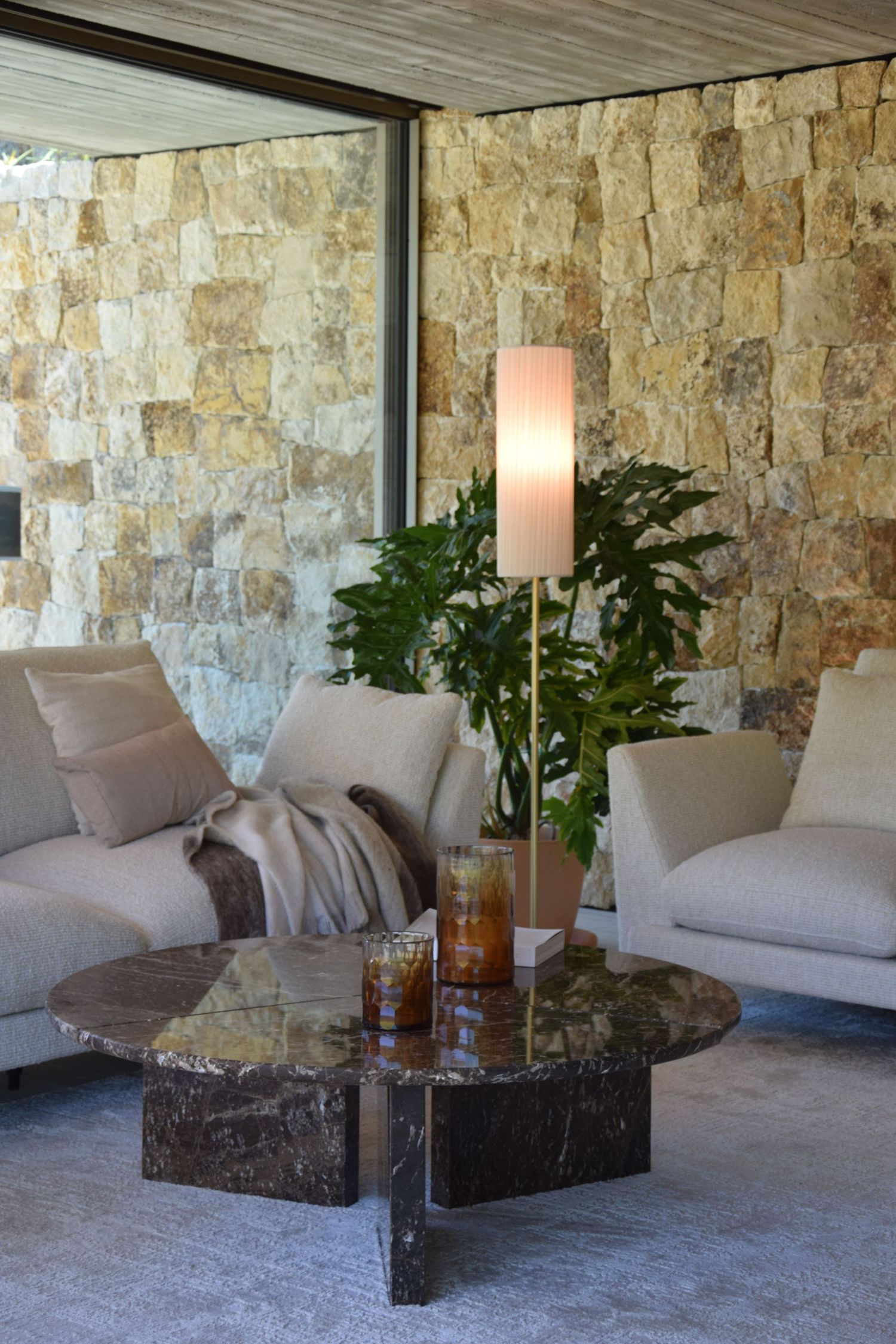 Luxury homes deserve photography that reflects their elegance — refined, bright, and unforgettable.