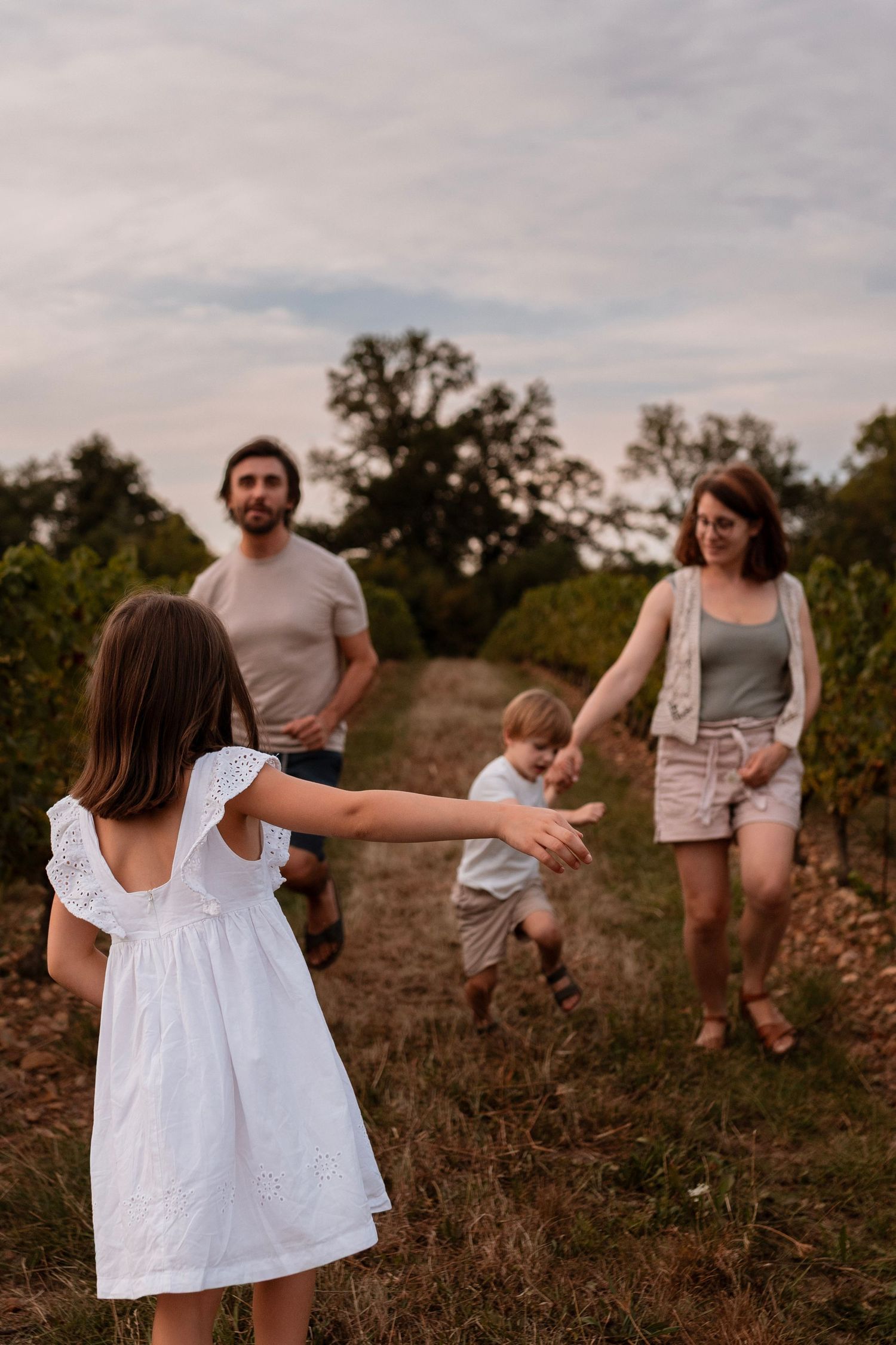 Mini séance famille dans les vignes du Beaujolais