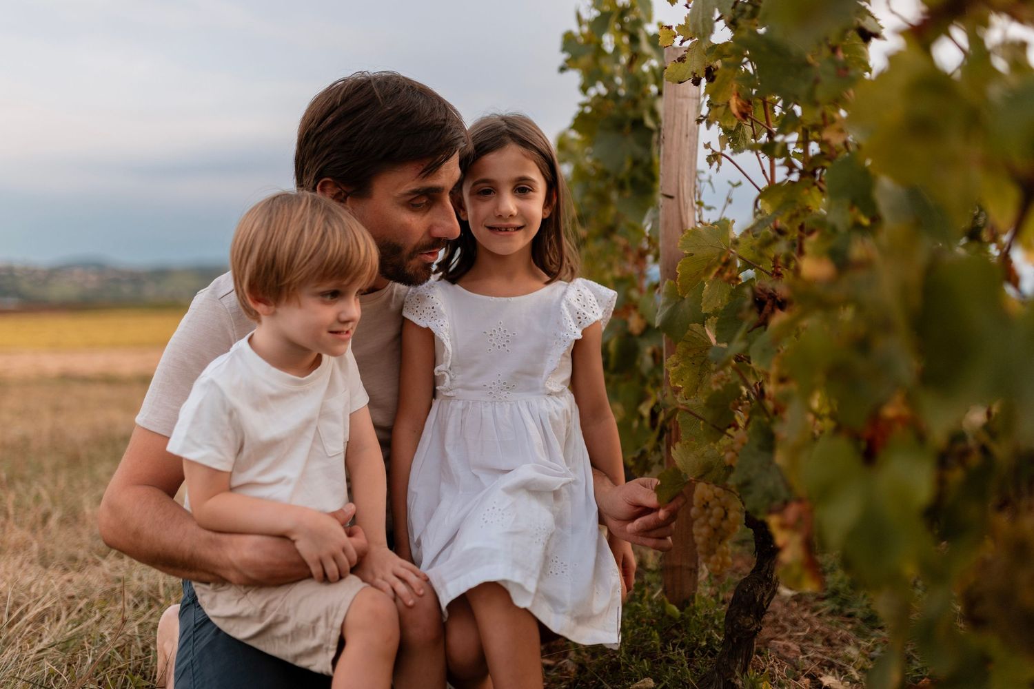Mini séance famille dans les vignes du Beaujolais