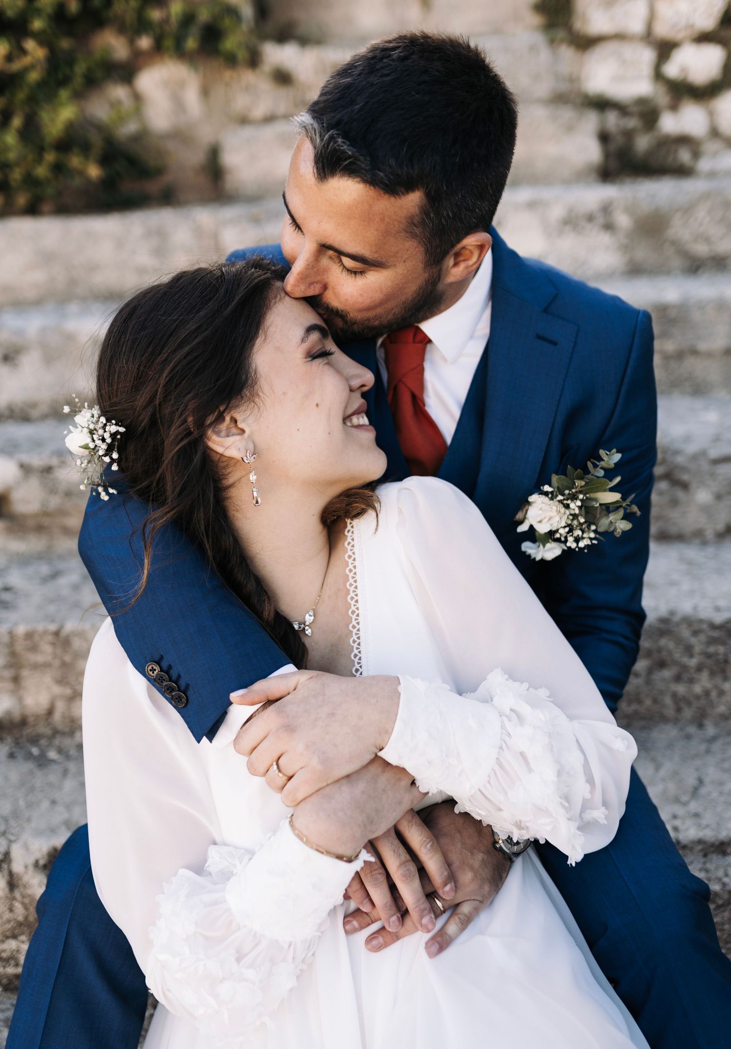 Couple de mariés, reportage mariage en Drôme Provencal, Provence, shooting couple, séance couple, Photographe de mariage, Lyon Beaujolais