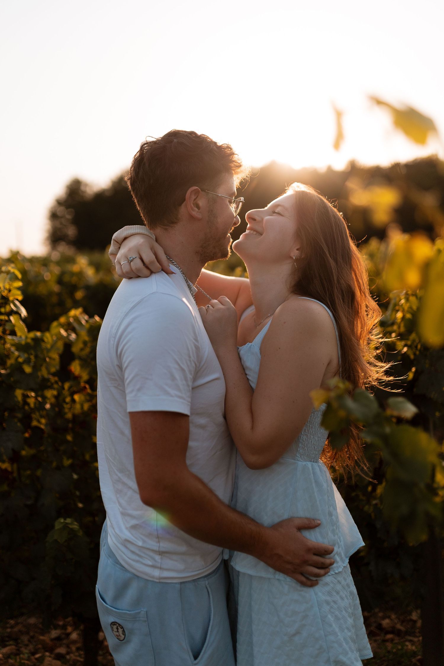 séance photo couple vigne golden hour beaujolais