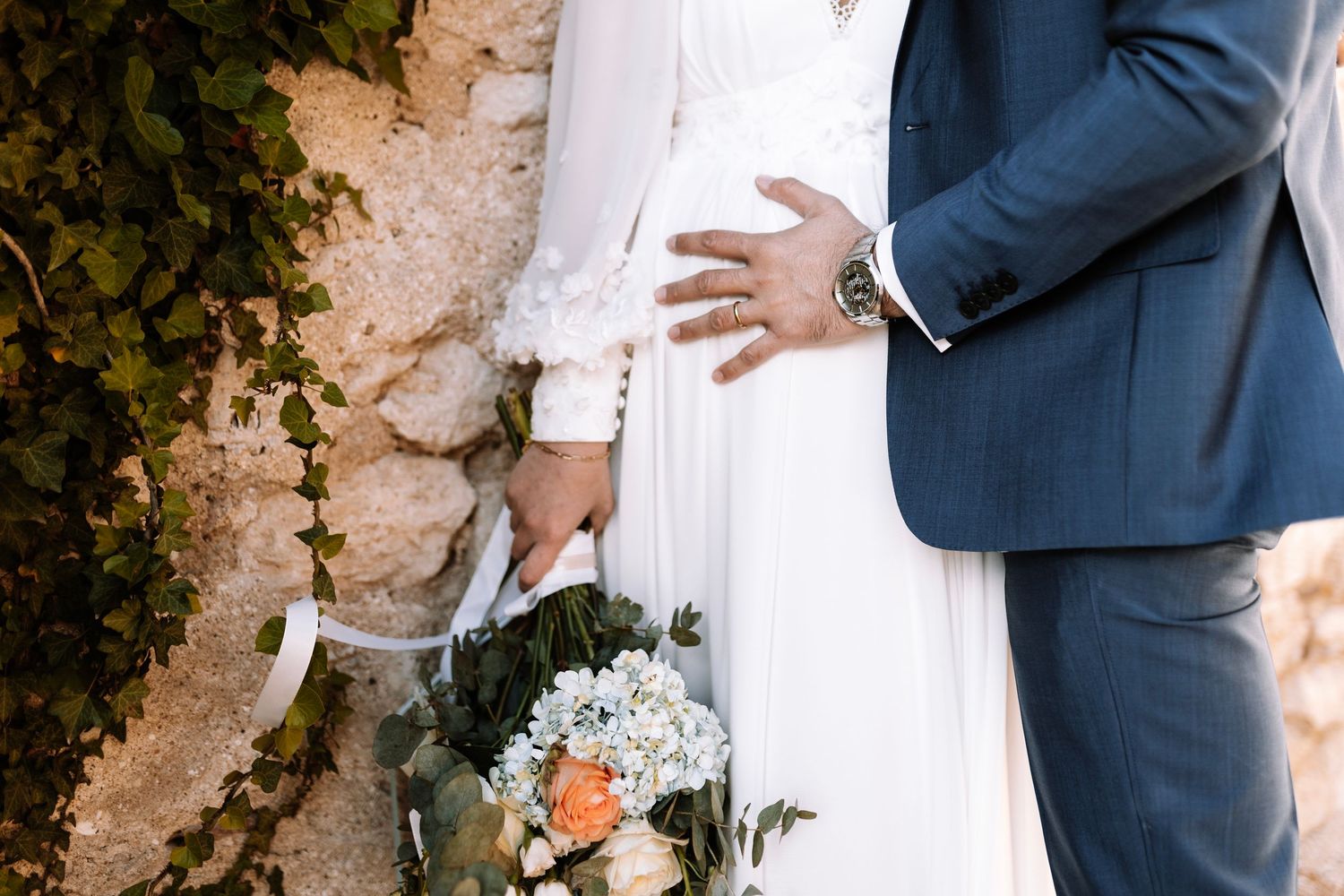 Couple de mariés, reportage mariage en Drôme Provencal, Provence, shooting couple, séance couple, Photographe de mariage, Lyon Beaujolais