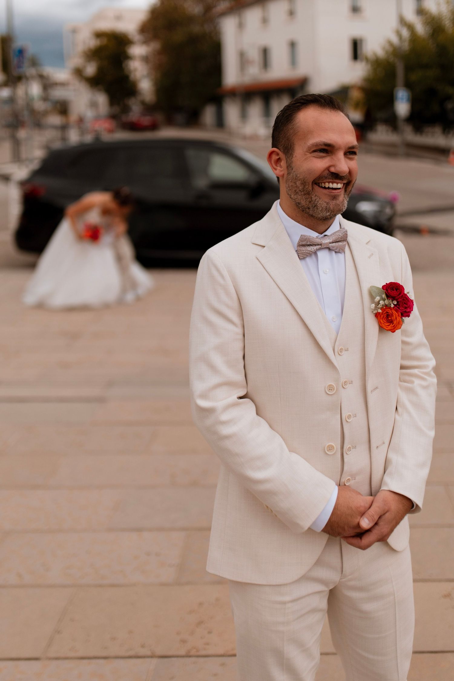 Couple de mariés, reportage mariage Beaujolais, shooting couple, séance couple, Photographe mariage, Lyon Beaujolais, mariage civil mairie