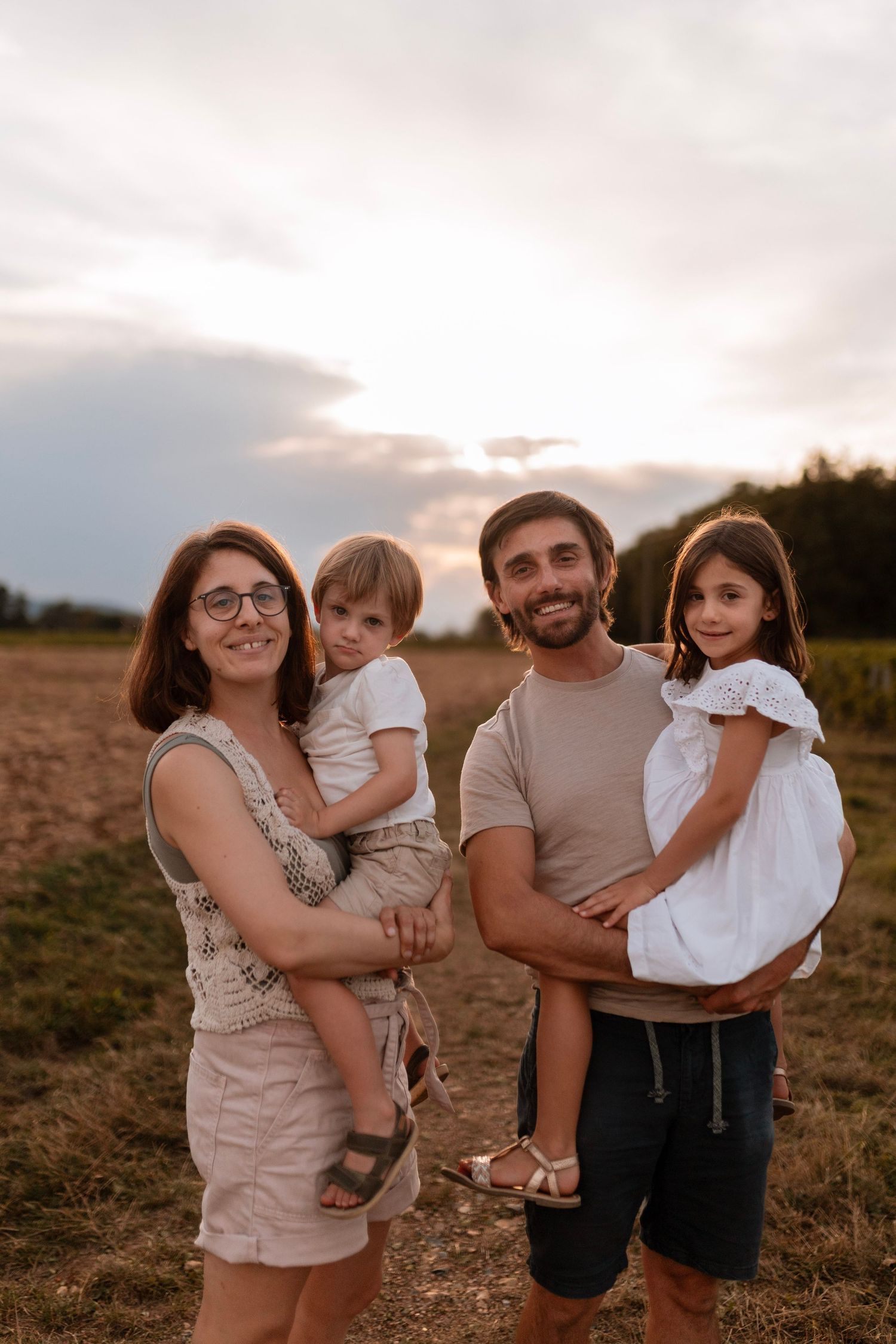 Mini séance famille dans les vignes du Beaujolais