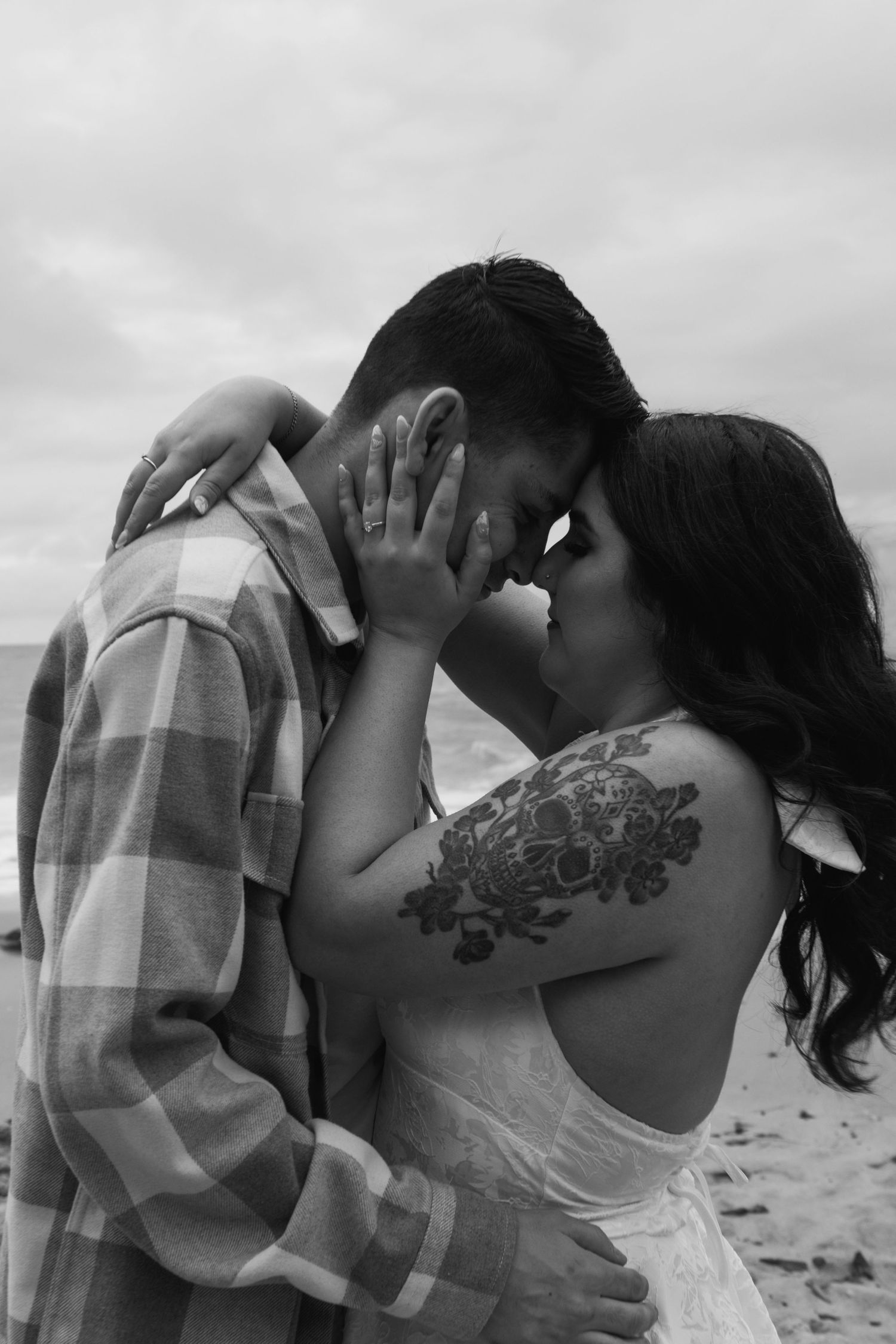Engagement photography in Southern California that blends art with authenticity. Romantic, natural light-filled photos you’ll cherish.