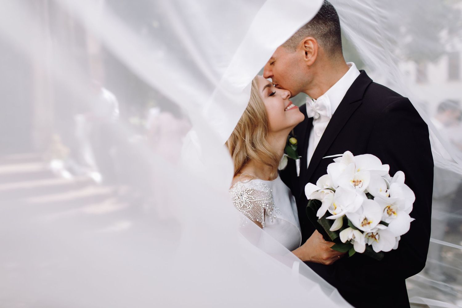 Romantic engagement shoot in front of Istanbul’s Hagia Sophia, blending history, elegance, and modern love.
