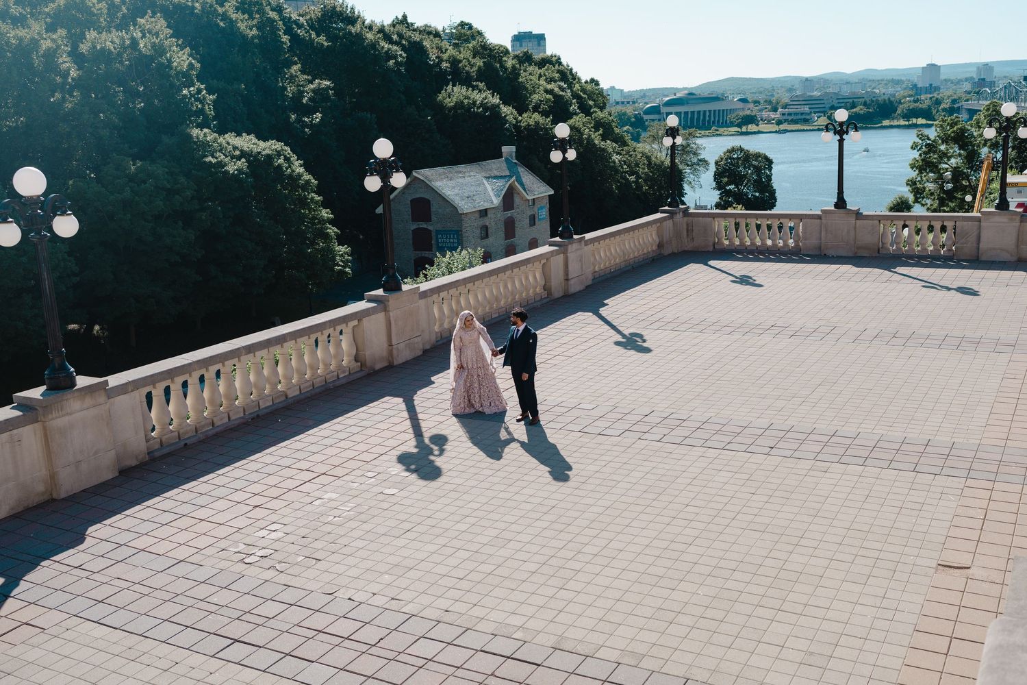 Romantic couple shoot at Ottawa Parliament Hill before the event