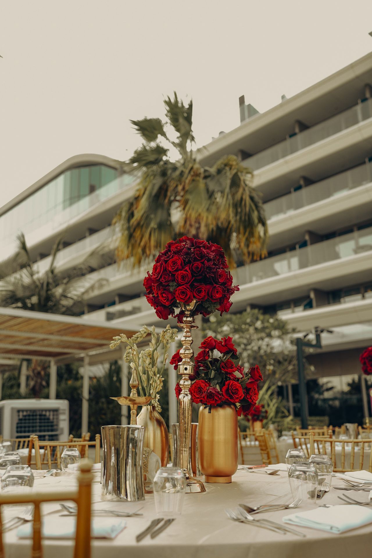 Red roses are the best combo to fill your wedding moments so beautiful dubai weddings
