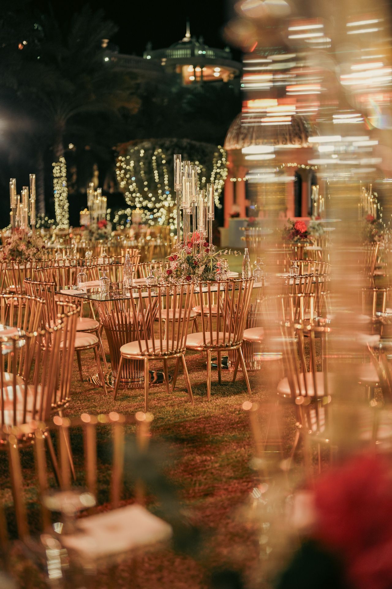 Wedding decor vendors are put all the efforts to produce awesome backgrounds for the photographs and for the wedding cinematic highlights