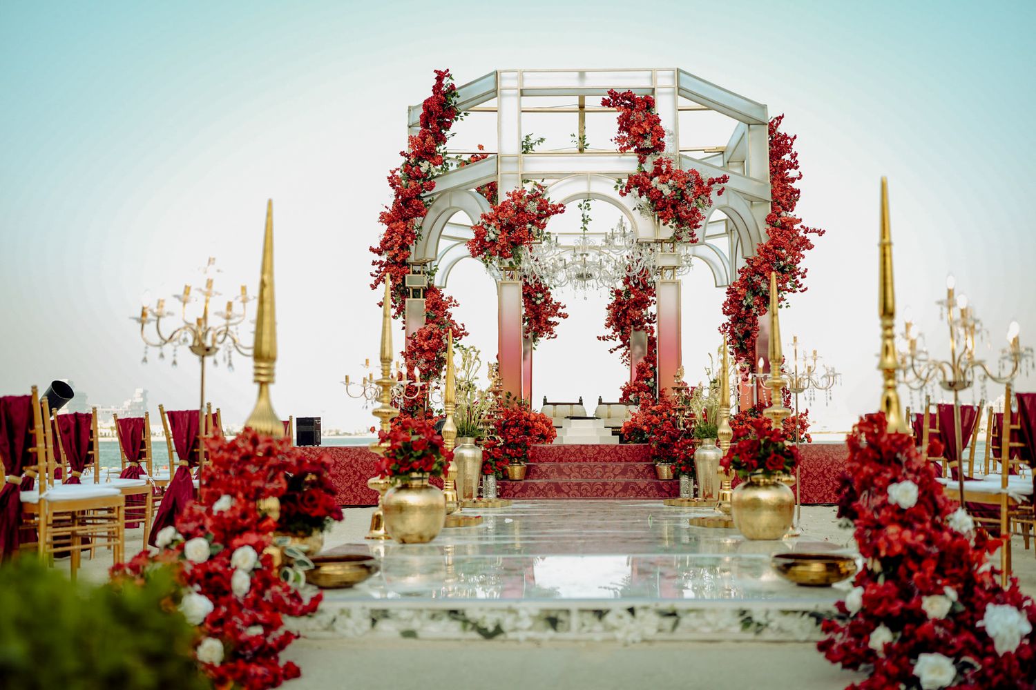 The W hotel has a viewpoint and this wedding decor does justice on the big day.