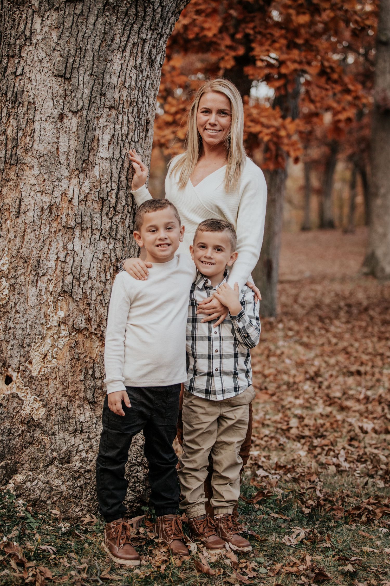 bold and emotional maternity, motherhood, family photography sessions in des moines, iowa