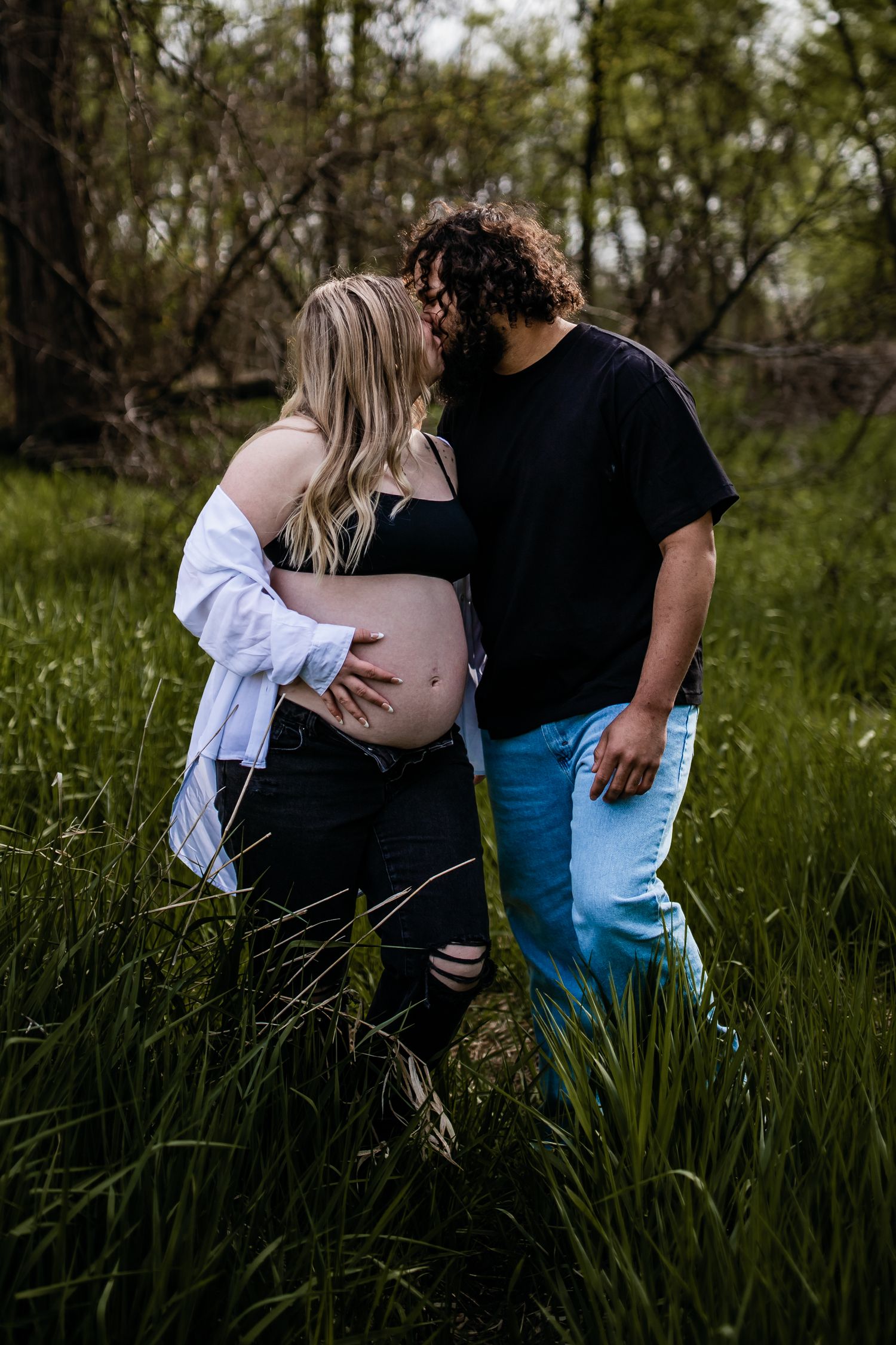 bold and emotional maternity, motherhood, family photography sessions in des moines, iowa