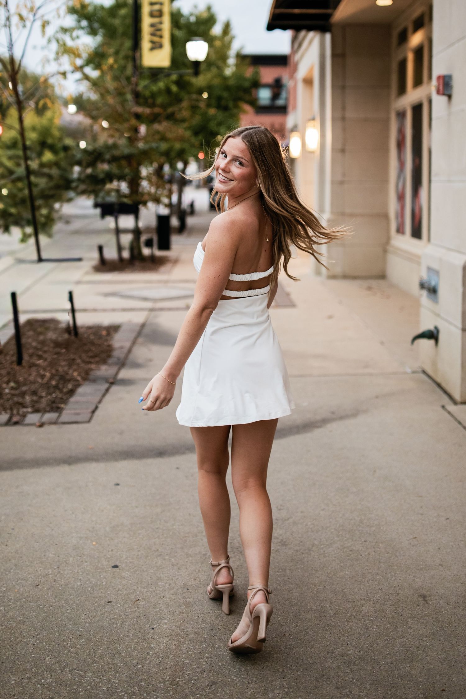 Bold girls senior photography in Des Moines Iowa