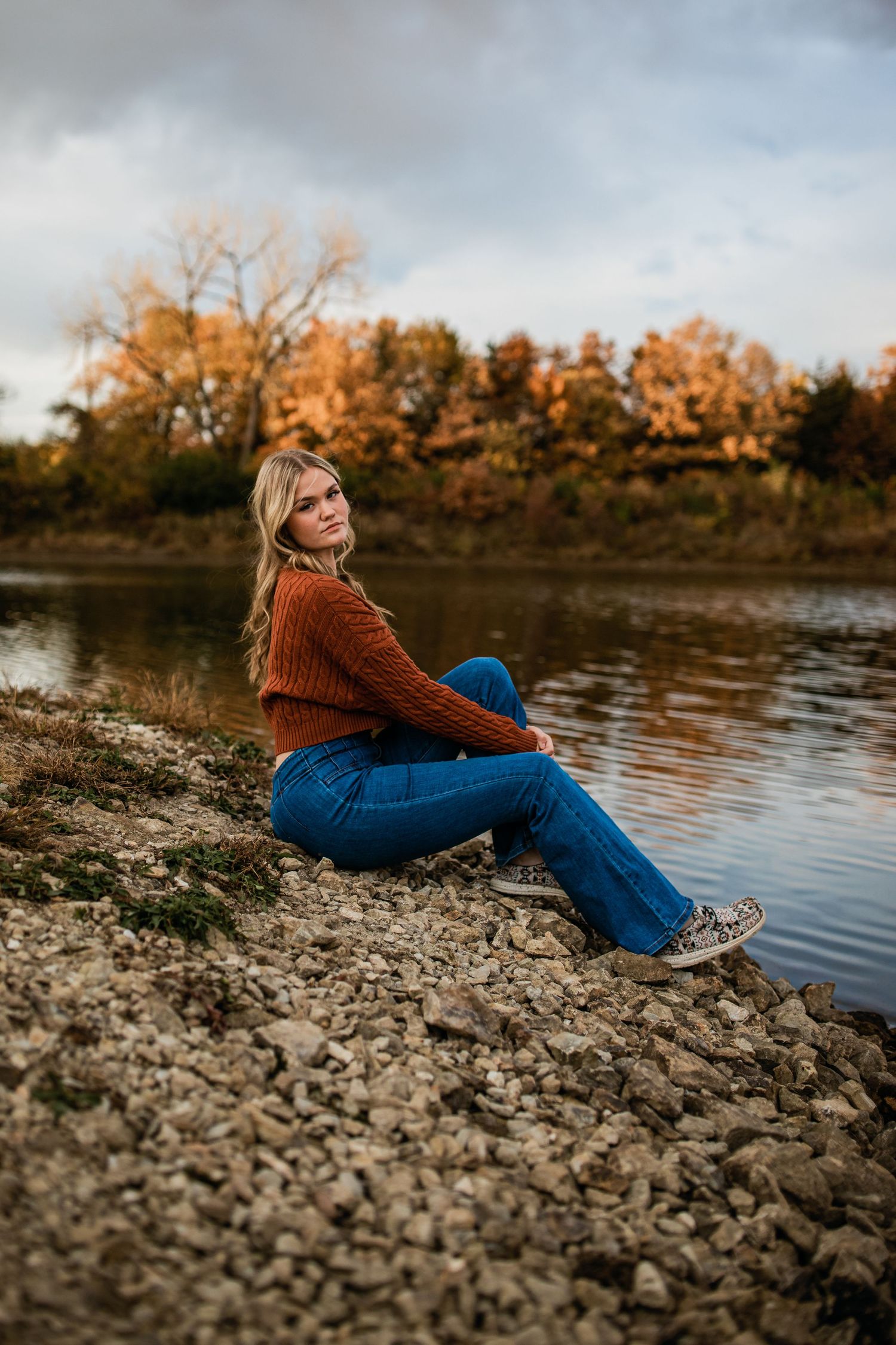 Bold girls senior photography in Des Moines Iowa
