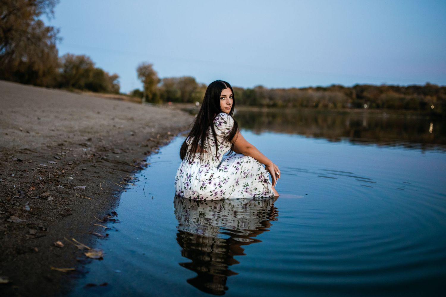 Bold girls senior photography in Des Moines Iowa
