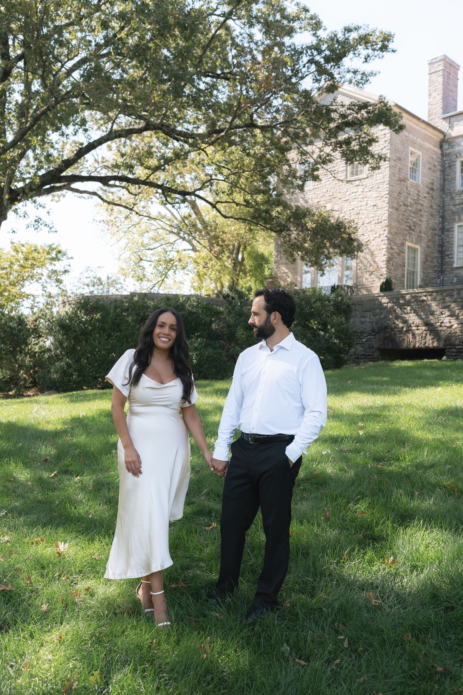 A classy couple at Cheekwood Estates in Nashville, Tennessee