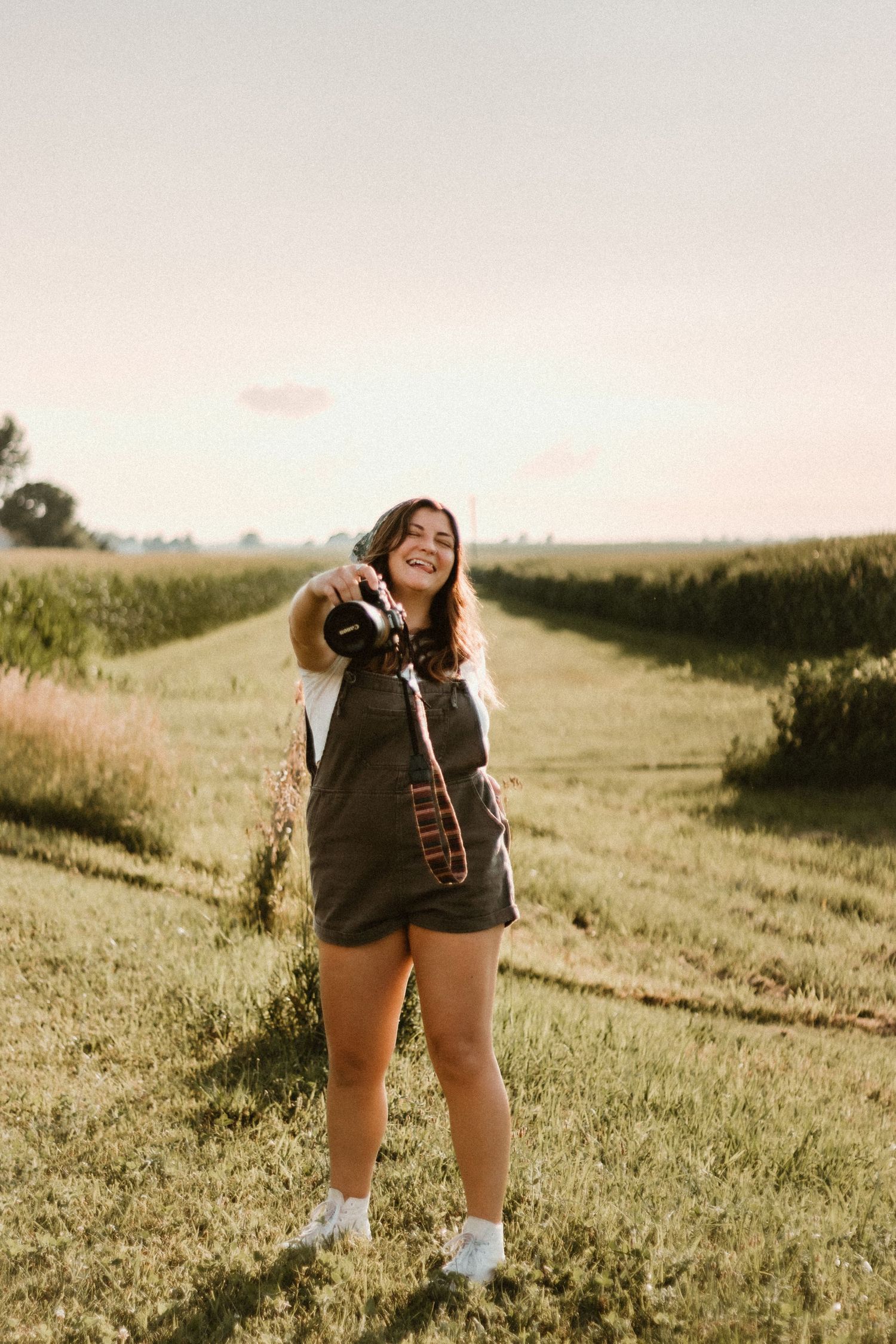 Central IL Photographer specializing in photos that feel like home for family, maternity, couples, seniors, and weddings