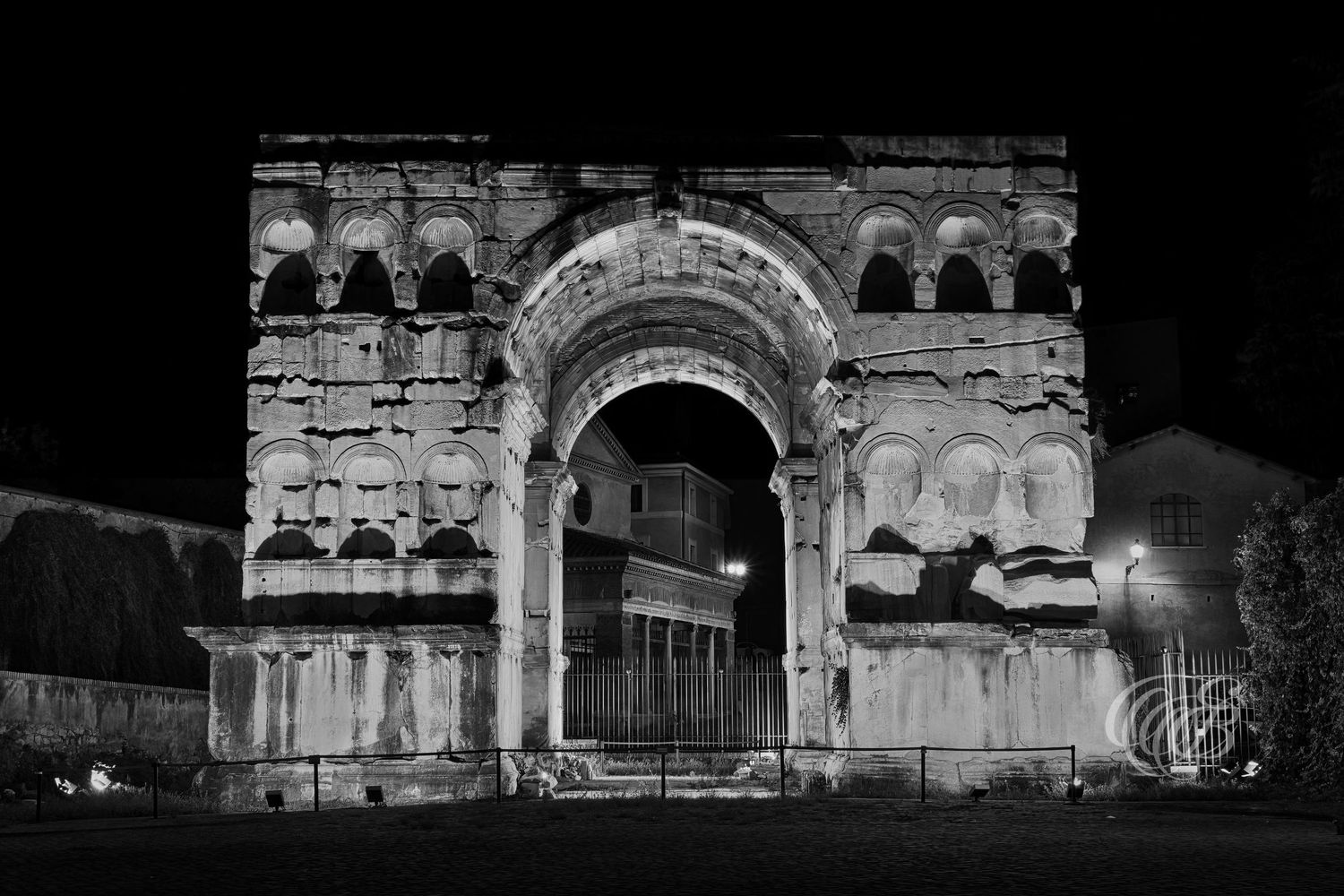 Italy – Arch of Janus - Rome – black and white photo of the ancient quadrifrons arch near the Forum Boarium, by Eduardo Bartoli