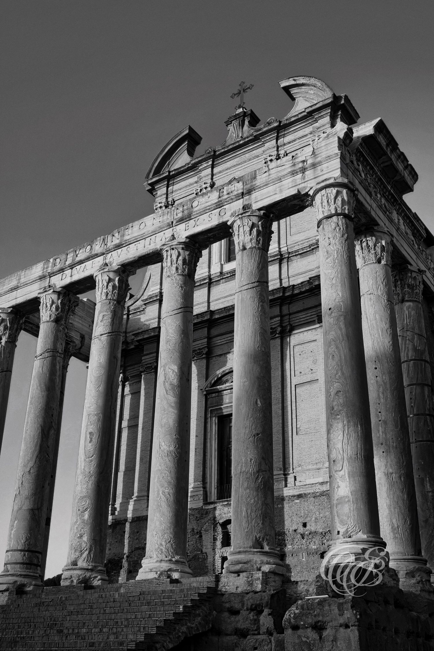 Italy – Temple of Antoninus and Faustina - Rome – black and white photo of the ancient temple in the Roman Forum, by Eduardo Bartoli