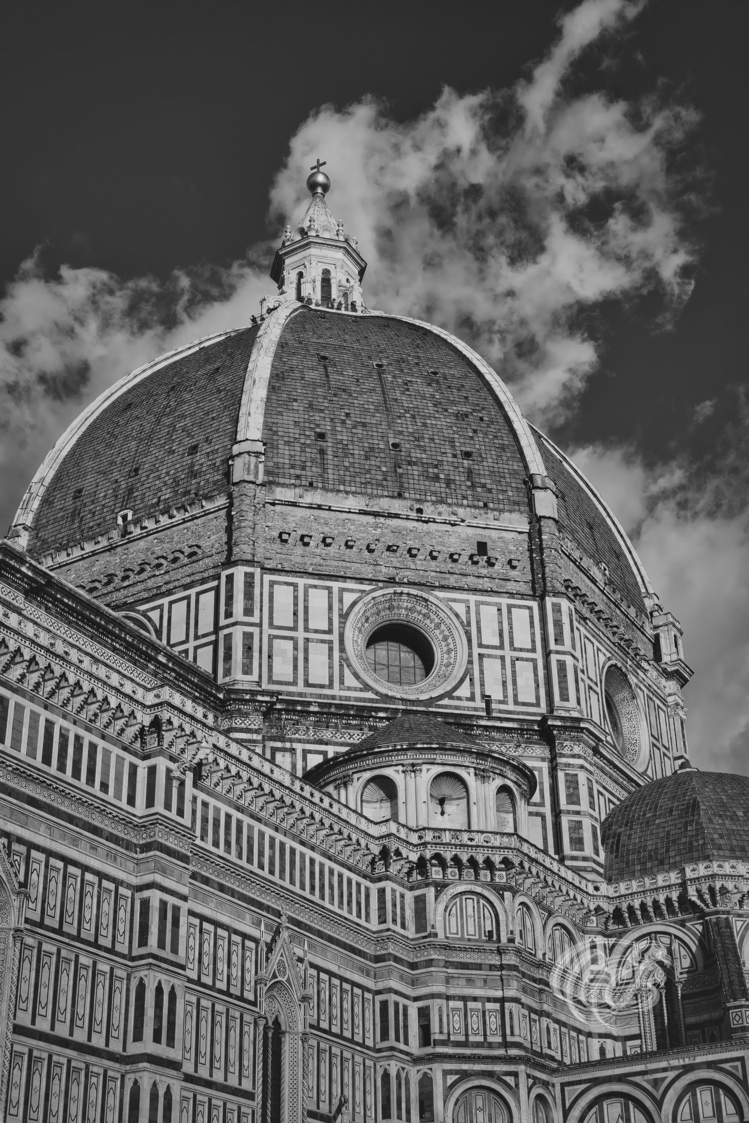 Italy – Brunelleschi’s dome - Florence – black and white photo of the cathedral dome, by Eduardo Bartoli