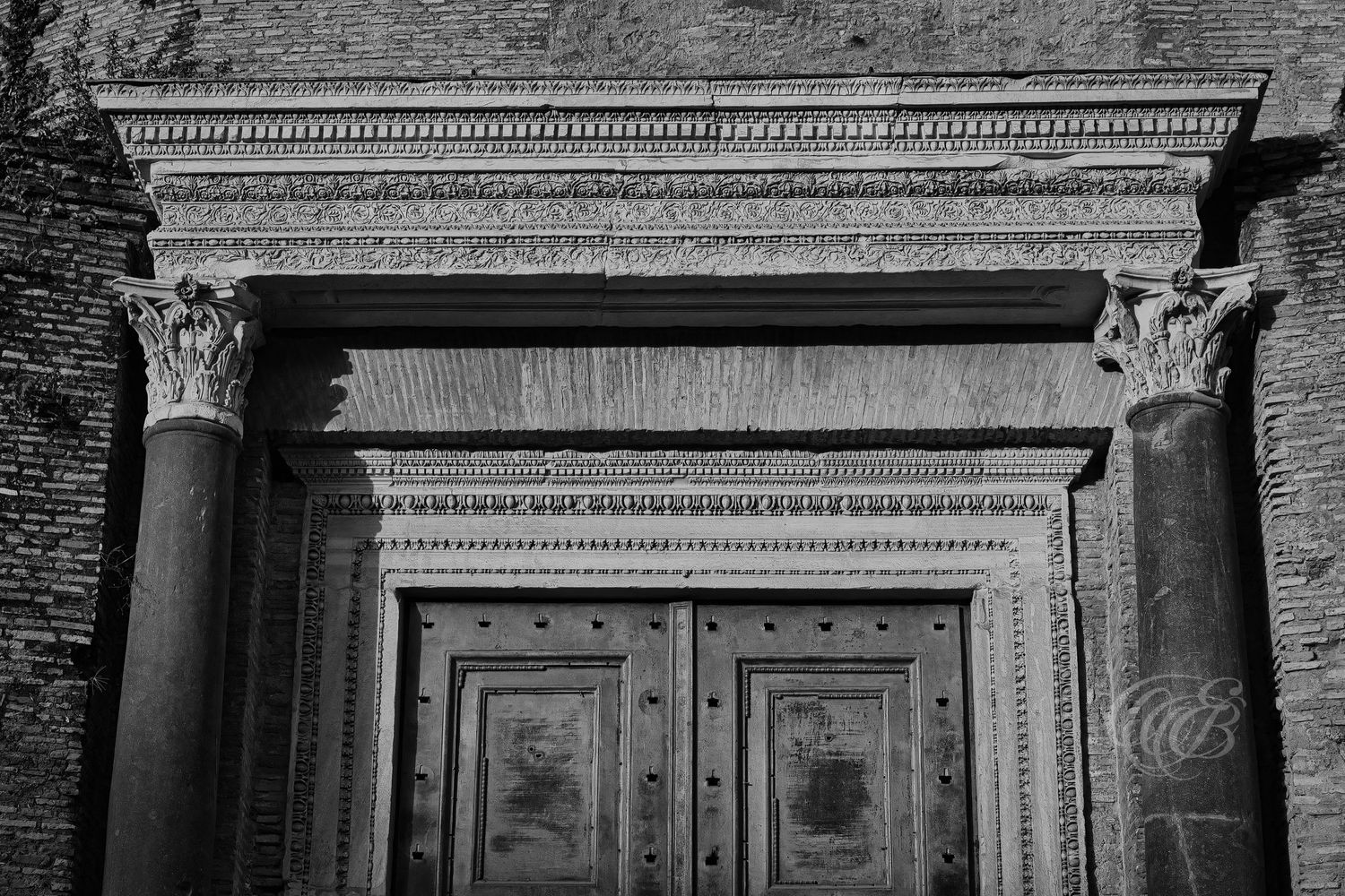 Italy – Temple of Romulus - Rome – black and white photograph of the ancient circular temple in the Roman Forum, by Eduardo Bartoli