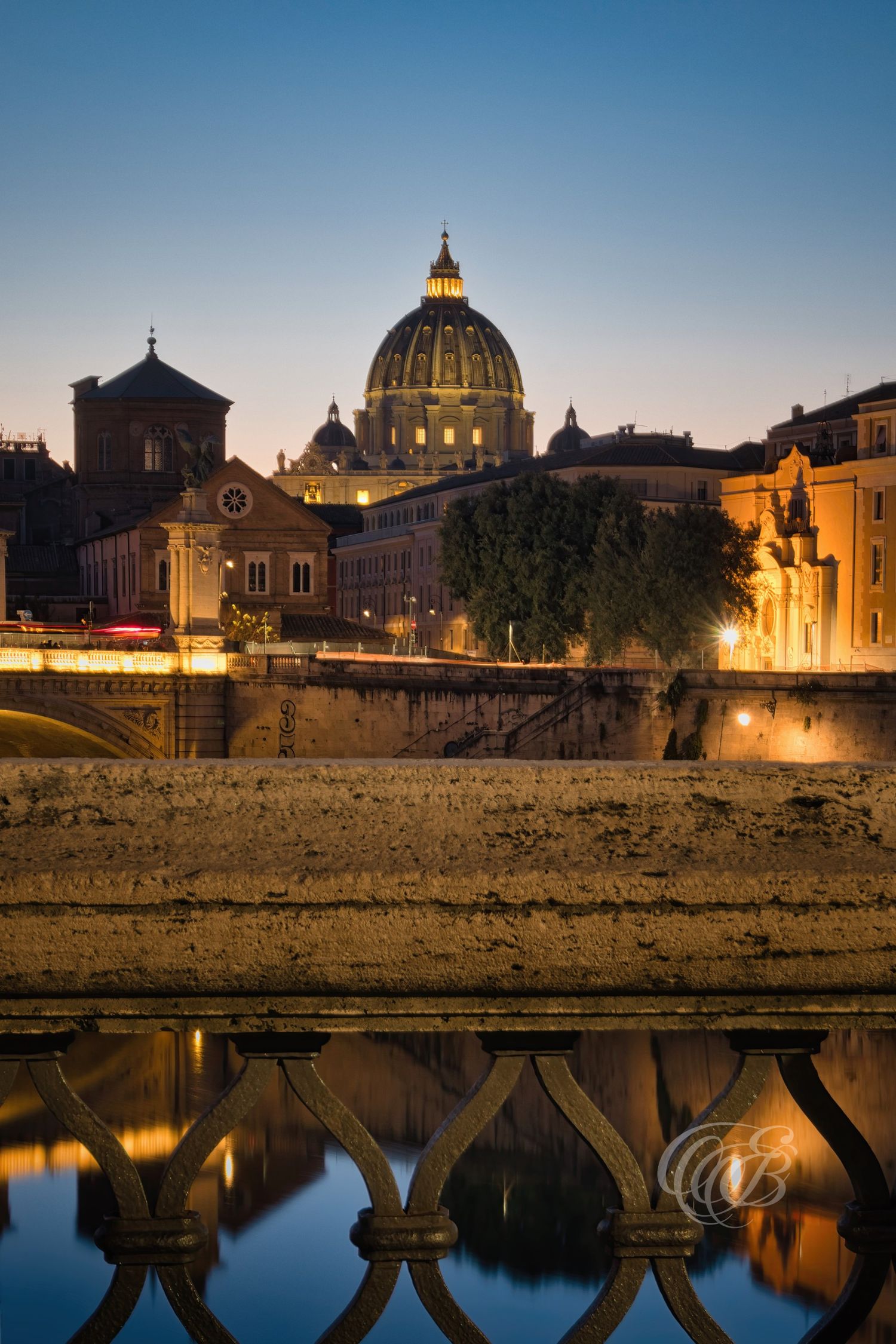 Italy – St Peter’s Basilica from Ponte Sant’Angelo - Rome – view of the Vatican dome across the Tiber River, photo by Eduardo Bartoli