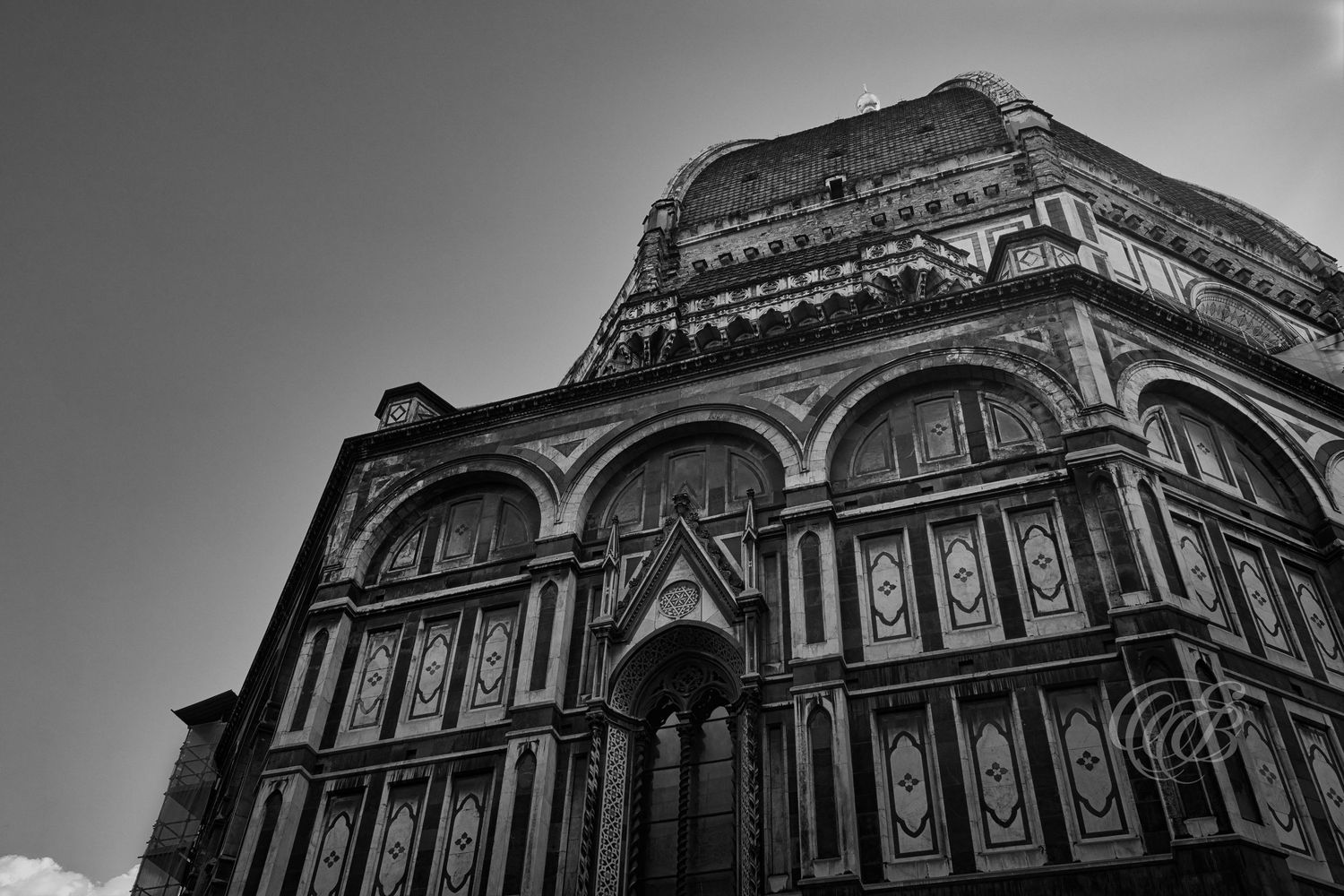 Italy – Santa Maria del Fiore marble patina - Florence – black and white photo showing aged cathedral marble textures, by Eduardo Bartoli
