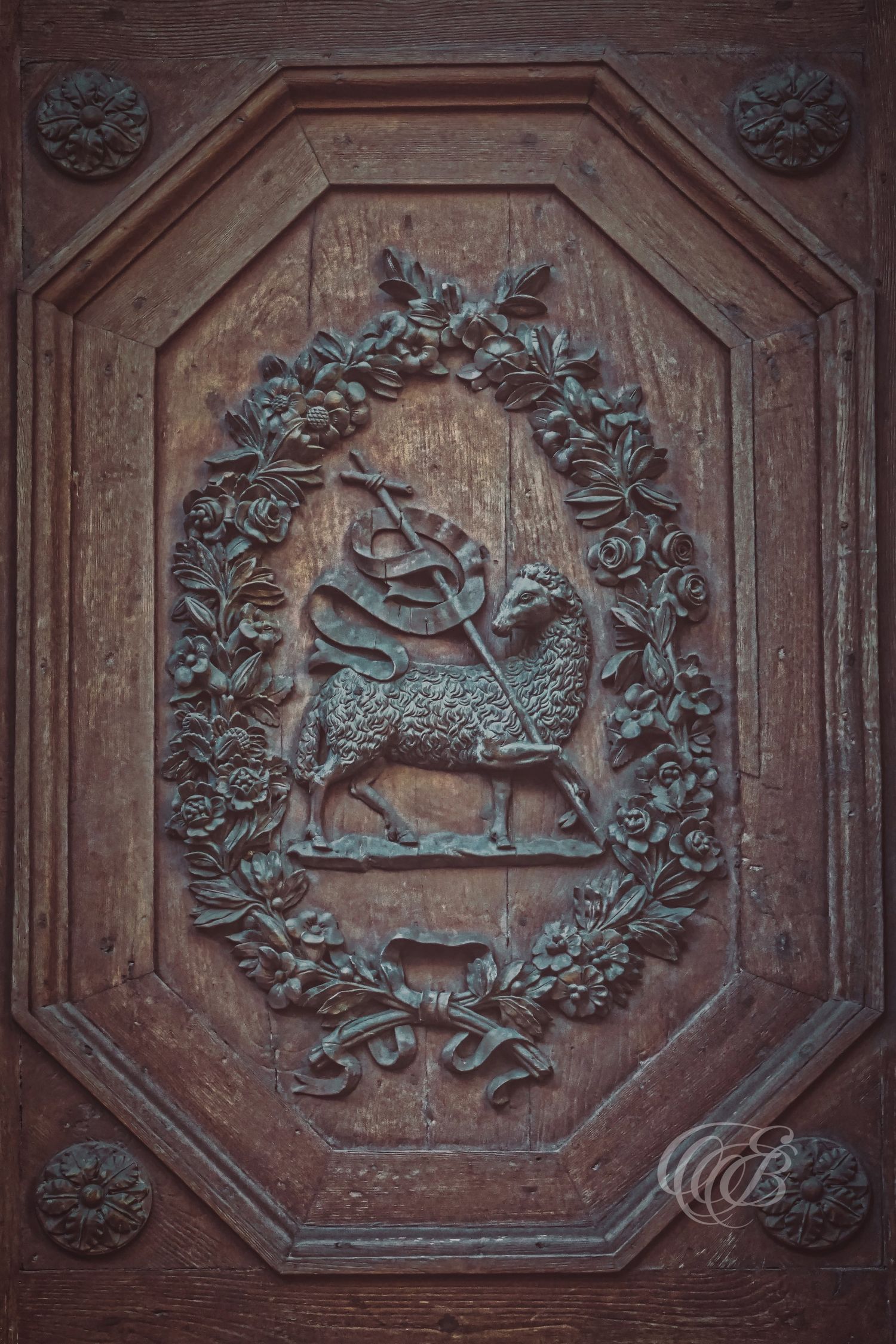 Italy – Agnus Dei relief - Florence – carved lamb symbol on historic church marble, photo by Eduardo Bartoli