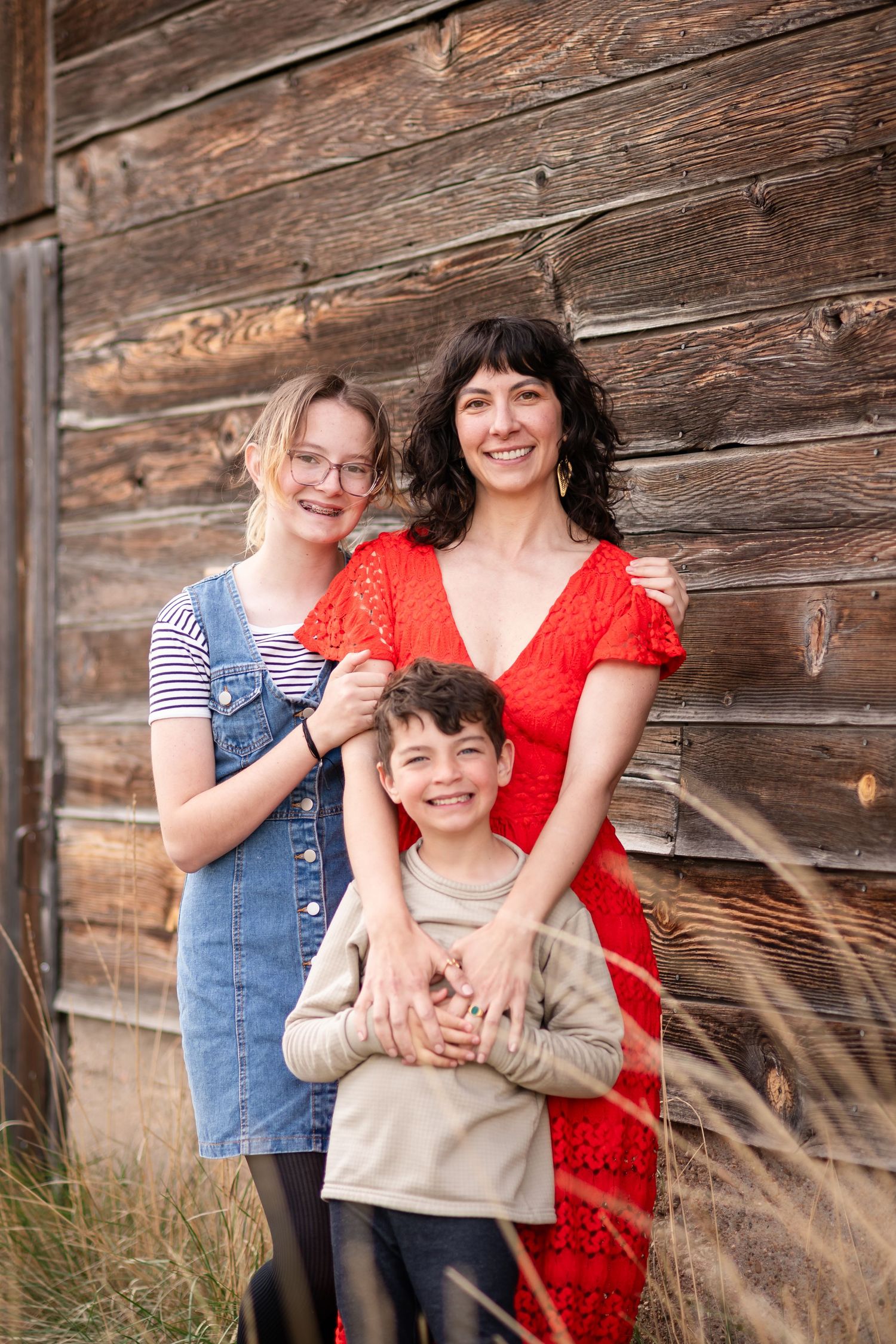 Family photography, Mother and children ideas, true to life colors,  Sandstone Ranch Barn, Longmont by Angelice Caballer