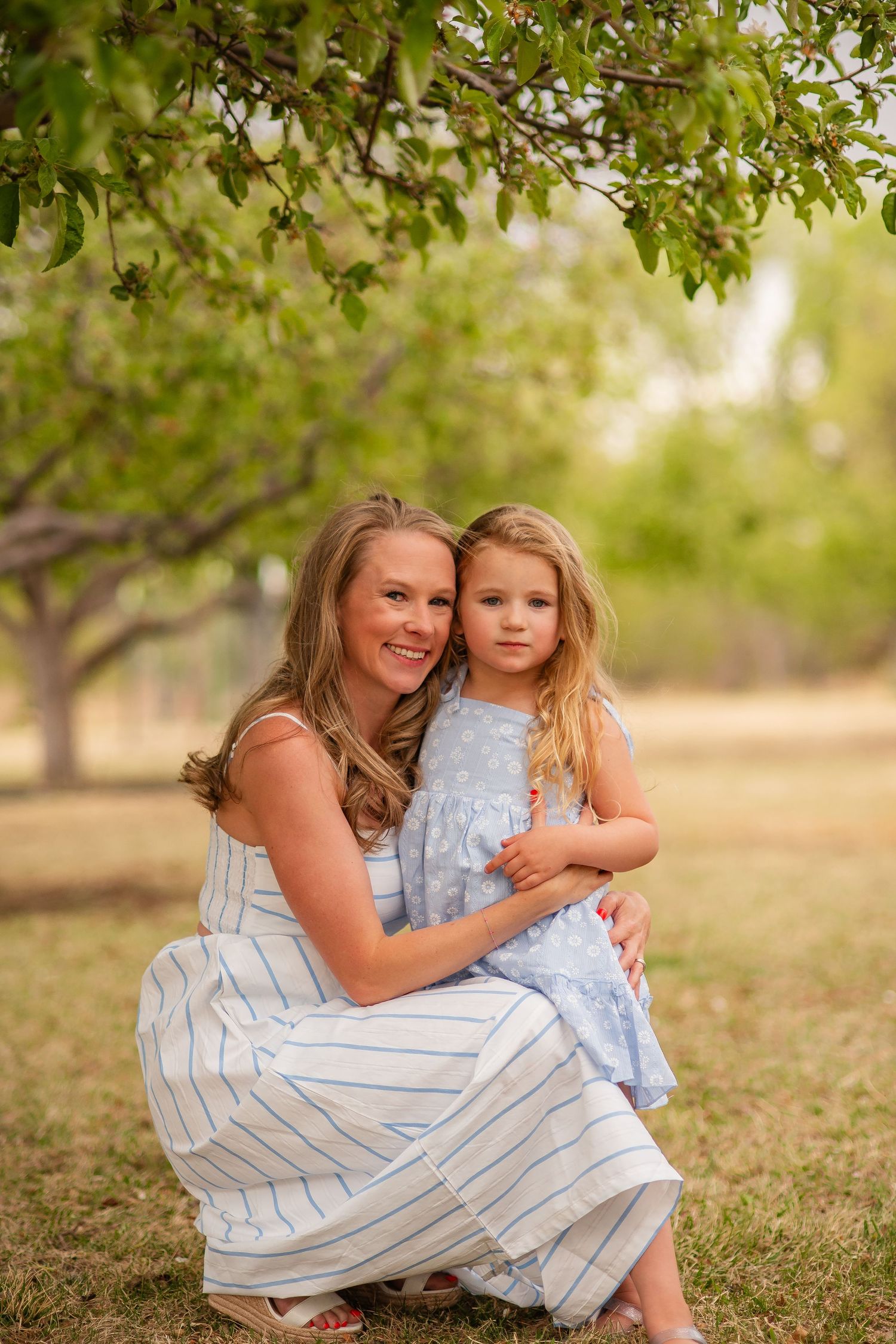 Family photography, mother and daughter pose idea, true to life colors, spring blue at Rogers Grove, Longmont by Angelice Caballer