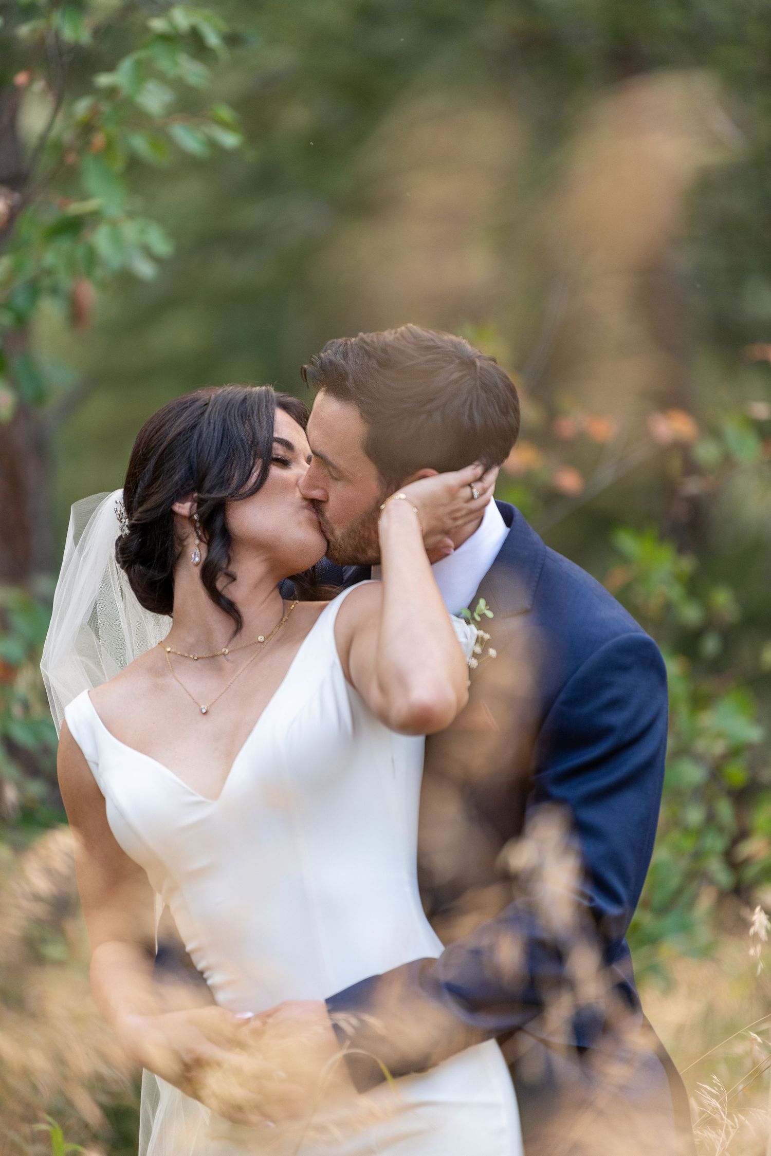 Spring wedding couples formals kissing, dreamy, true to life photography, perfect location at Mount Vernon Canyon Club by Angelice Caballer