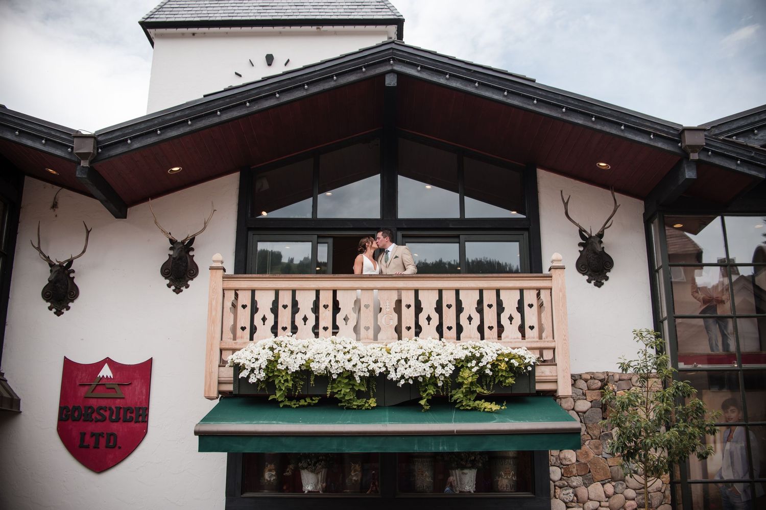 Couples portraits at the Gorsuch  Vail Village Co., Mountain wedding. True-to-life, bright, and airy  photographer Angelice Cababller
