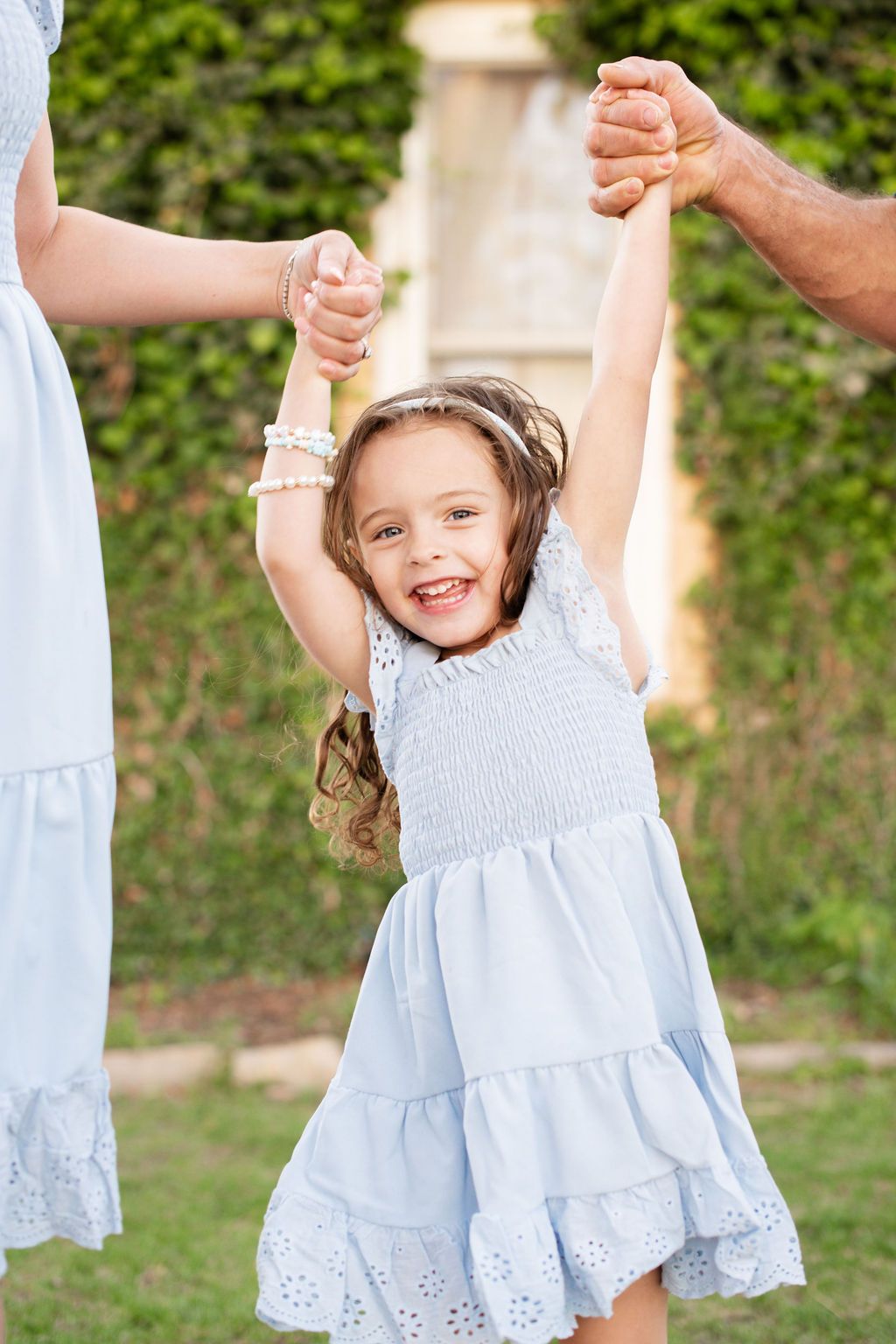 Longmont-CO-family-photographer-outdoor-session child playful mini session
