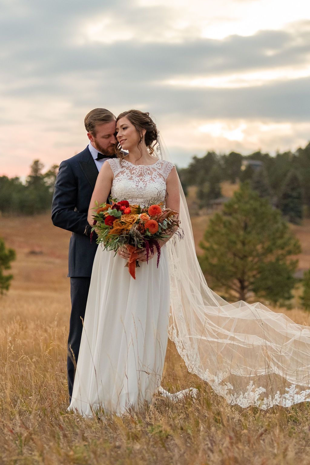Romantic wedding couples portraits inspiration at golden hour at Mount Vernon Canyon Club, photography by Angelice Caballer