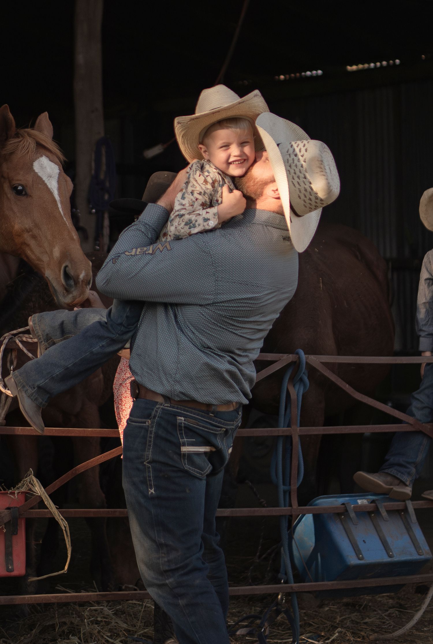Authentic documentary family photography in the Lockyer Valley, Ipswich, and Toowoomba. Budget options available layby your photos today