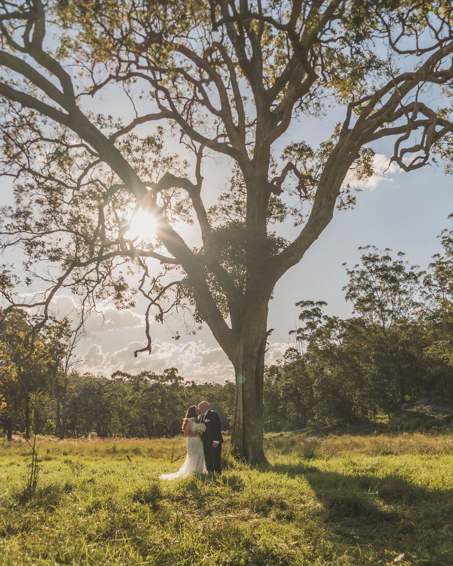 Keteka Hill photo locations for bridal portraits no awkward posing for brides photographed by Shae Imagery Toowoomba Wedding Photography