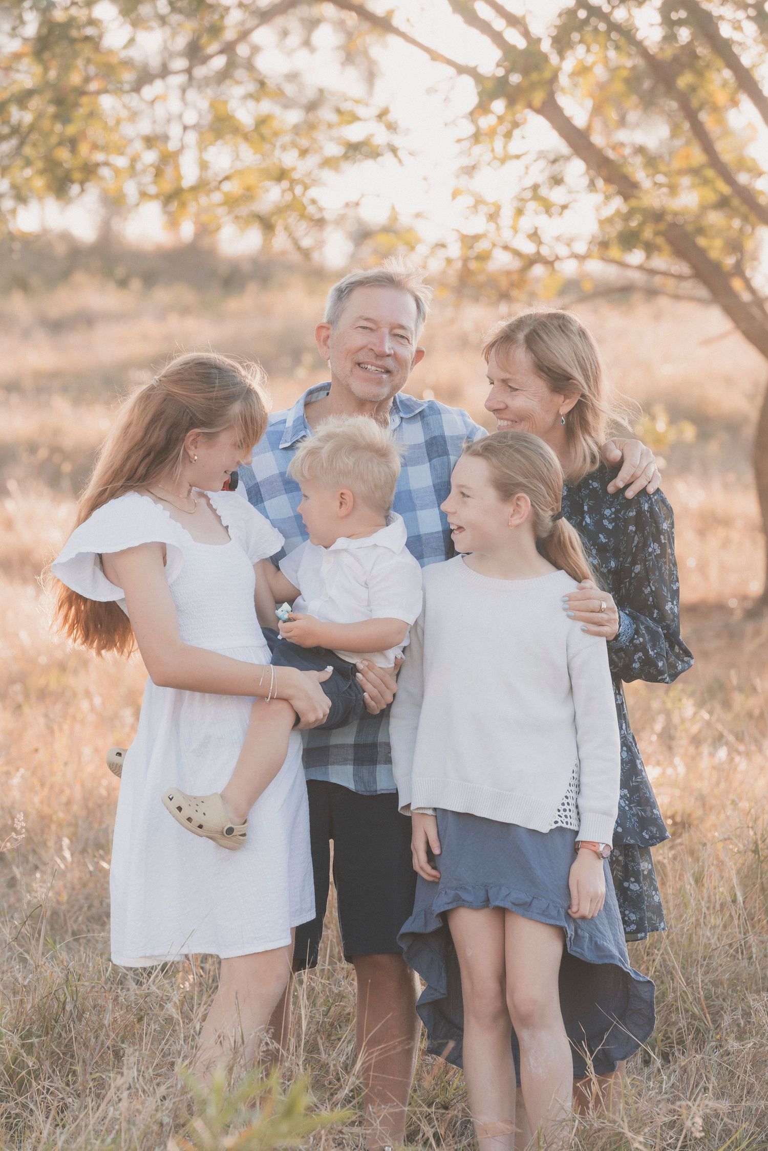 Golden hour family photos - extended family portraits on family property in the Lockyer Valley Shae Imagery Family Photographer