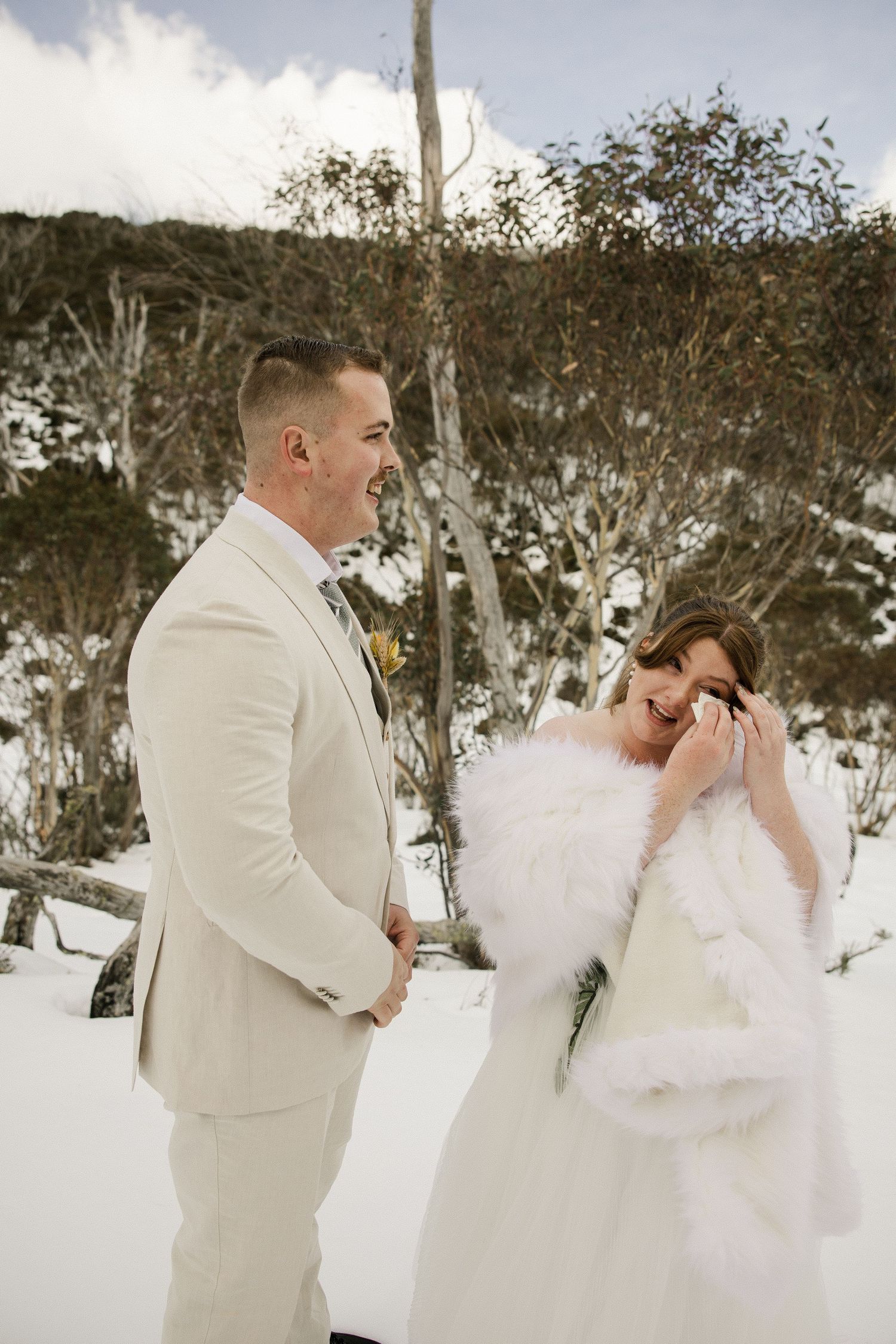 Snow ceremony at Dead Horse Gap, Snowy Mountains, photographed by Lockyer Valley wedding and elopement photographer.