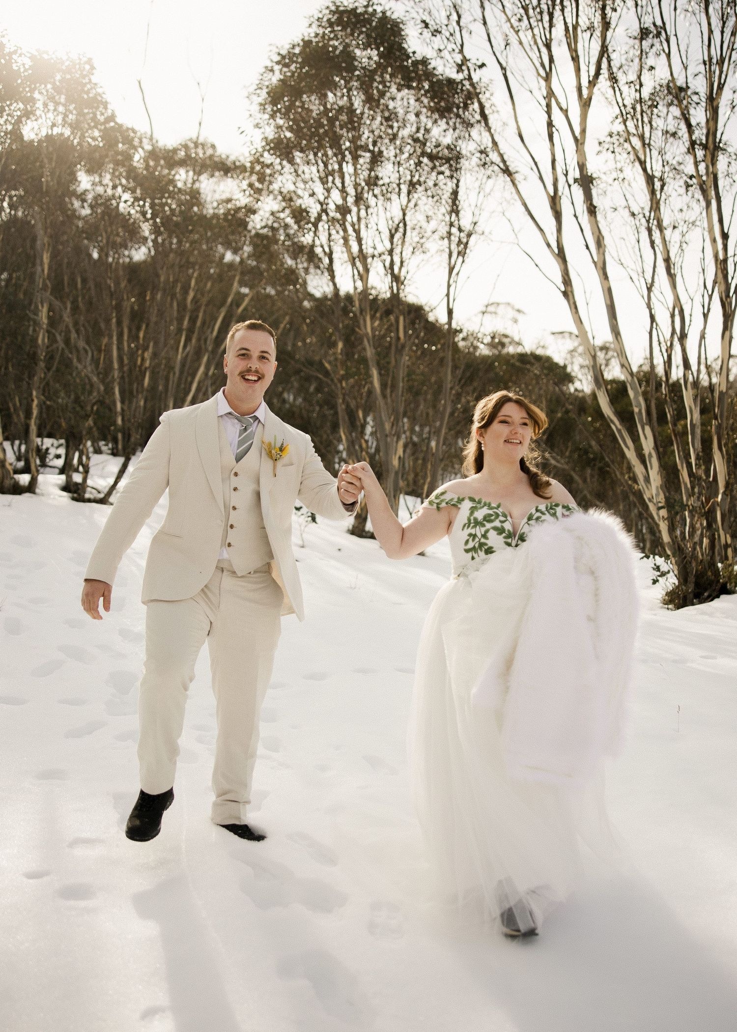 Snowy Mountains elopement in Kosciuszko National Park by Lockyer Valley wedding and elopement photographer at Dead Horse Gap.