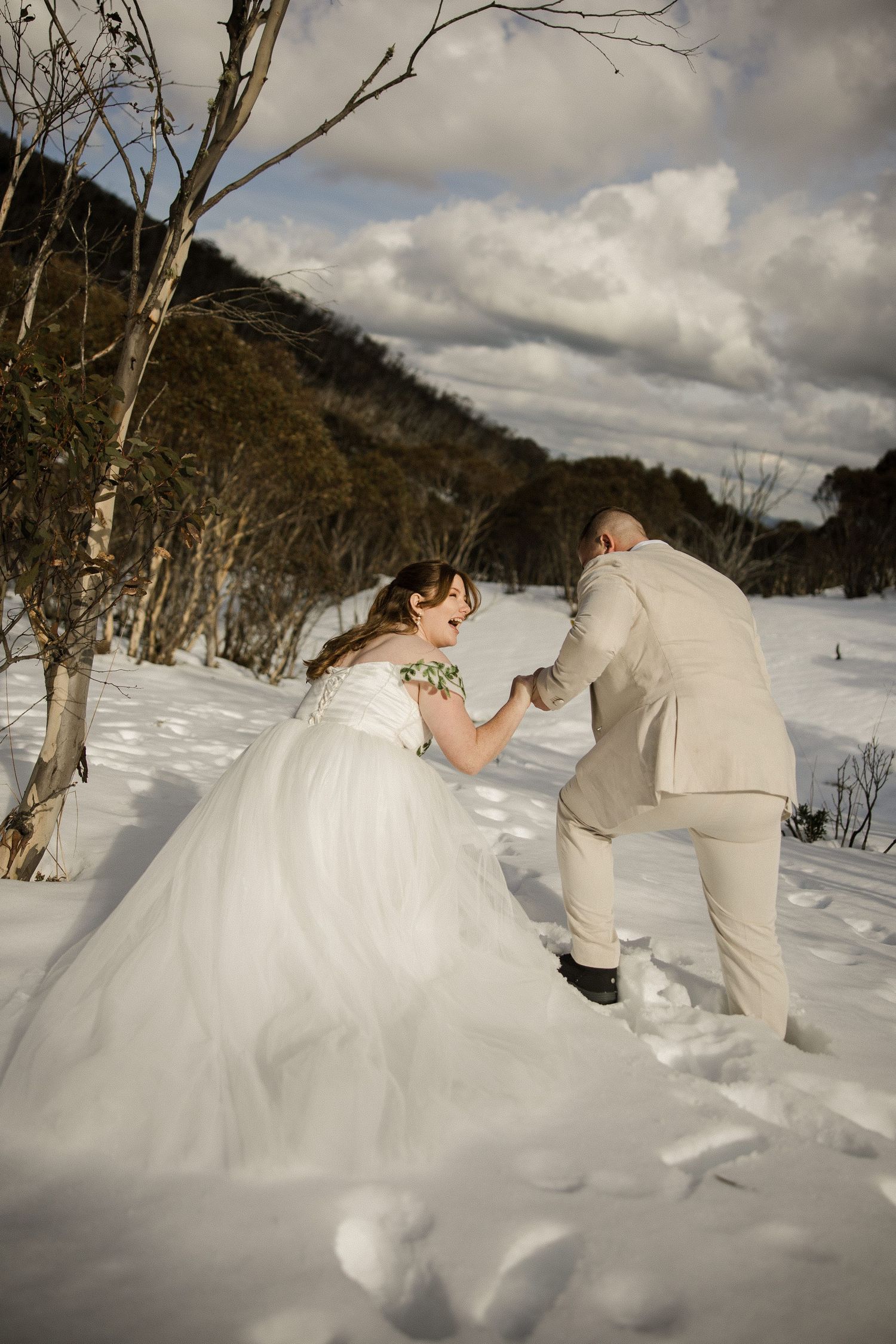 Snowy Mountains elopement in Kosciuszko National Park by Lockyer Valley wedding and elopement photographer at Dead Horse Gap.