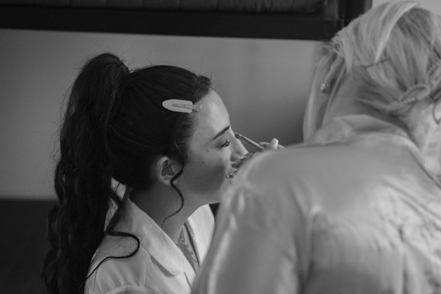 Bride getting make up done morning of her wedding in minden, photographed by shae imagery wedding photographer for ipswich, lockyer valley