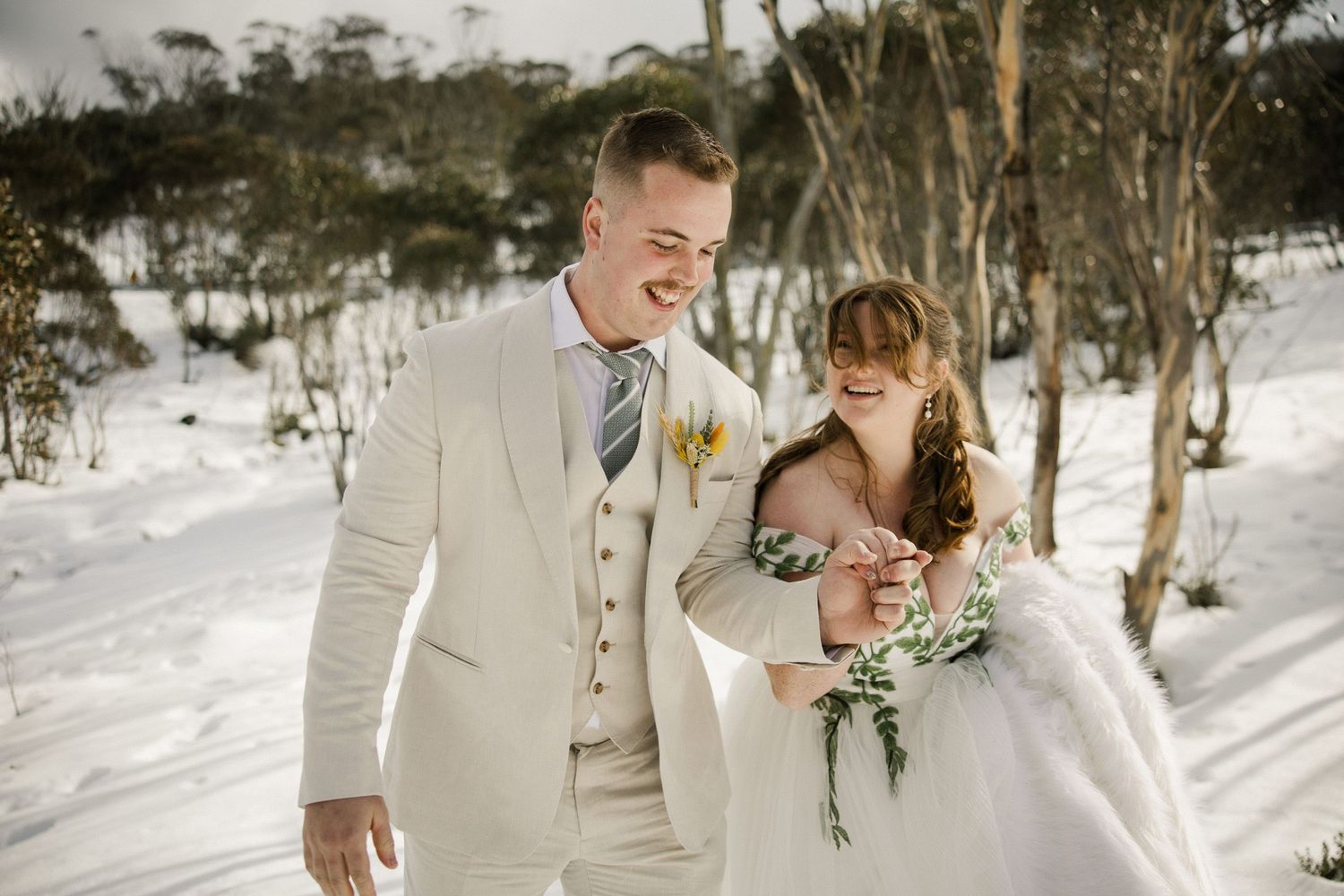 Snowy Mountains elopement in Kosciuszko National Park by Lockyer Valley wedding and elopement photographer at Dead Horse Gap.