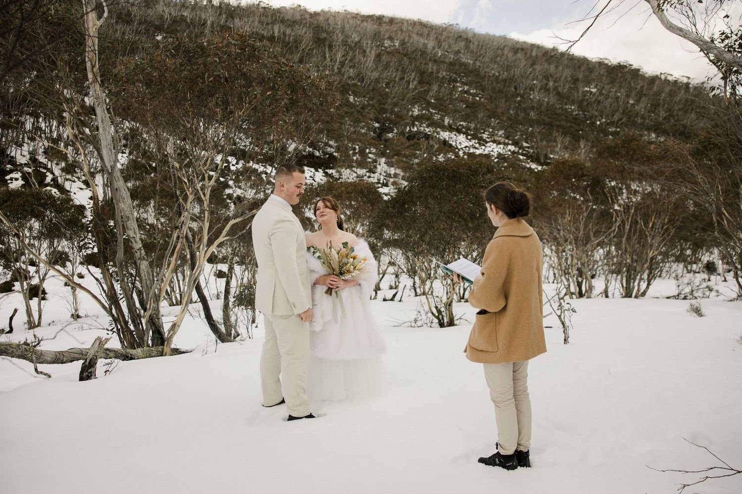 Snow ceremony at Dead Horse Gap, Snowy Mountains, photographed by Lockyer Valley wedding and elopement photographer.