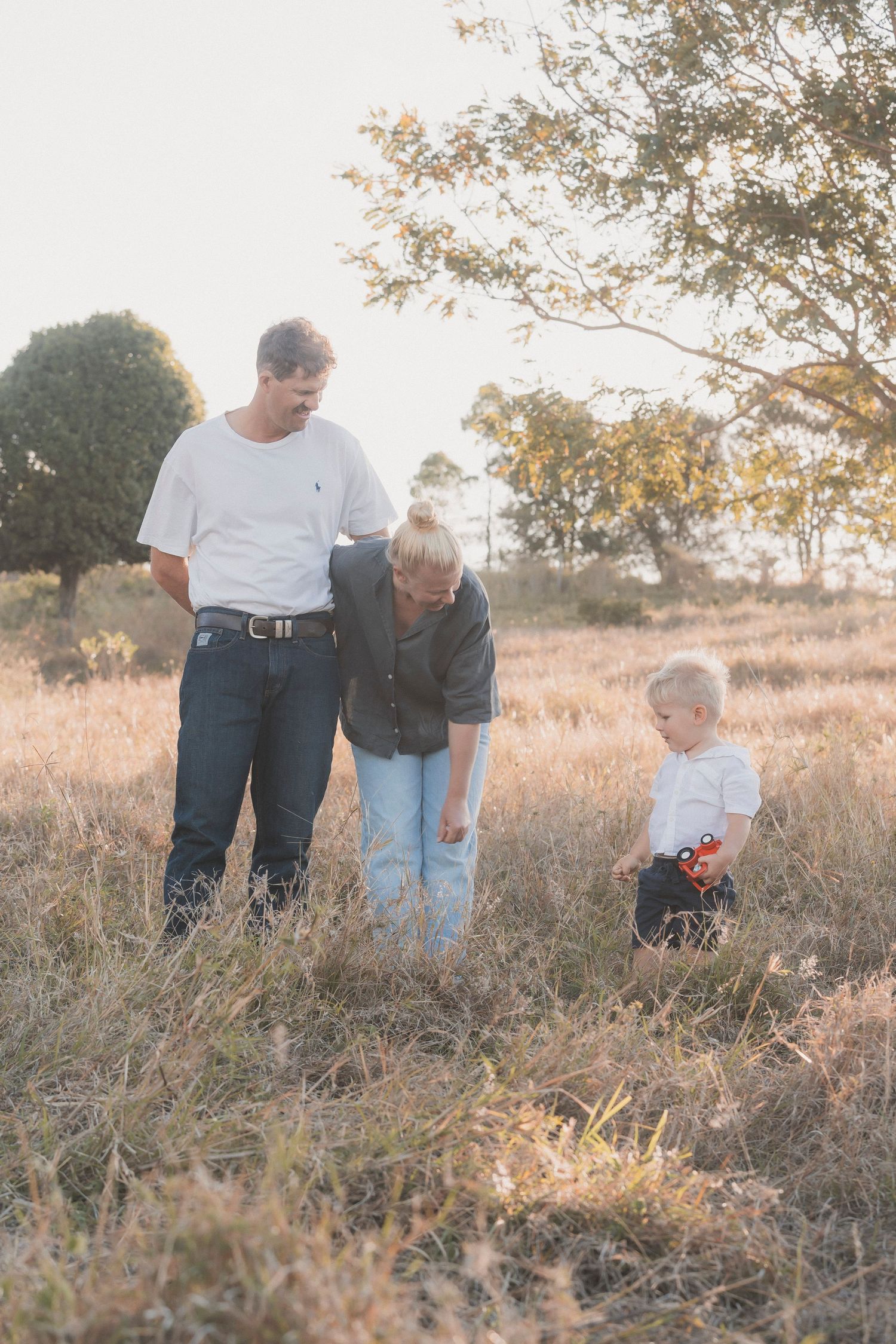 Lockyer Valley, ipswich, Toowoomba, family photographer in Home documentary, soft, stress free, family photography. Budget, family photos