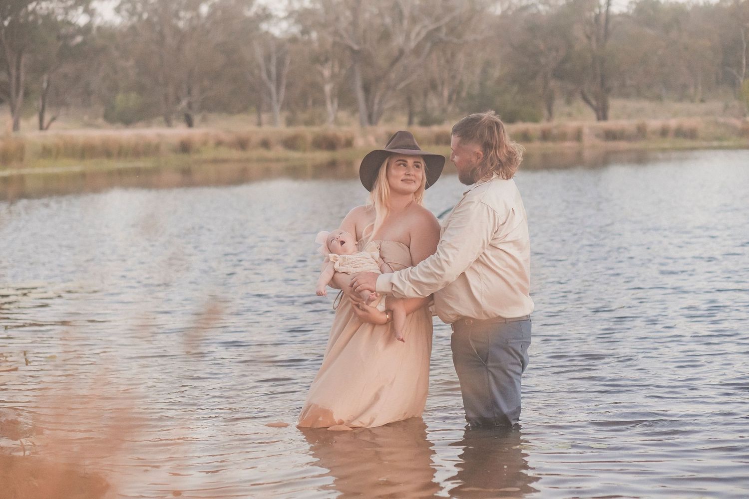 Newborn and family photography at family farm in lockyer Valley. Photographed by Shae Imagery, family photographer, Lockyer Valley Toowoomba