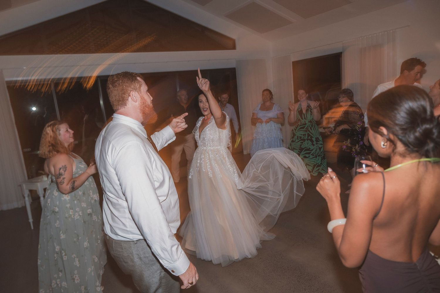 Dance floor wedding photos at maroon hill estate photographed by shae imagery wedding photographer budget affordable vibes flash photography